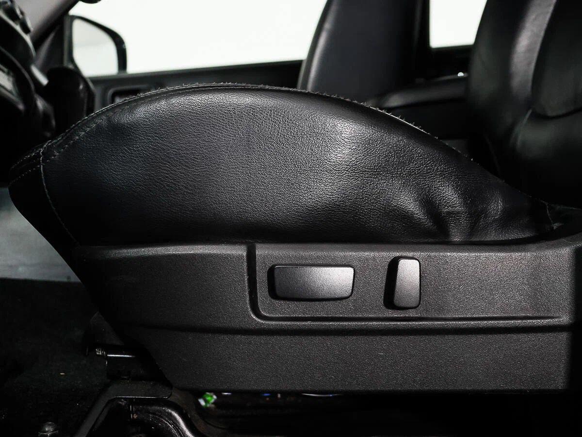 Mitsubishi L200 2014, черный