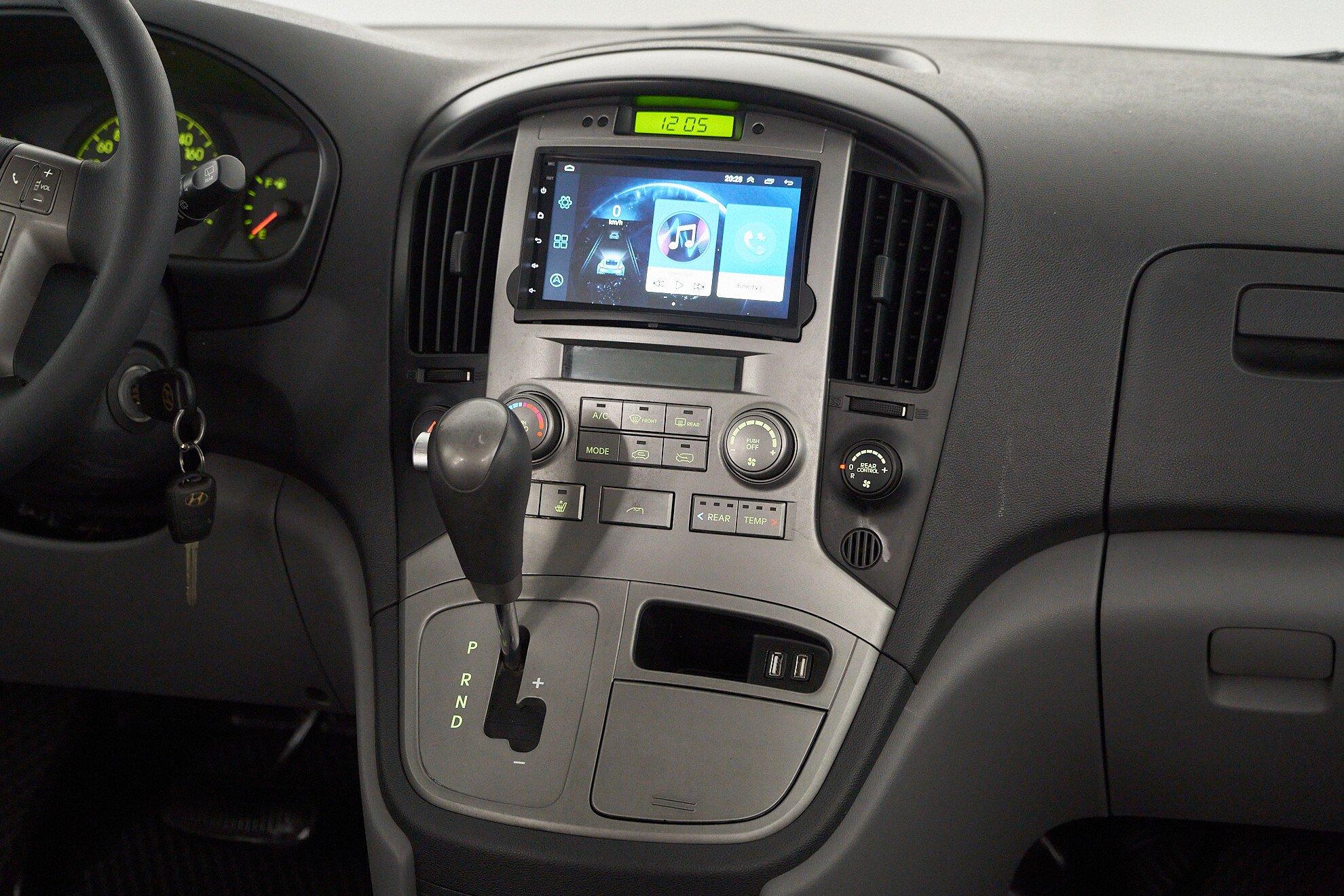 Hyundai Grand Starex 2010, черный