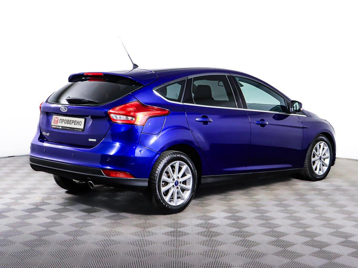 Ford Focus 2018, синий