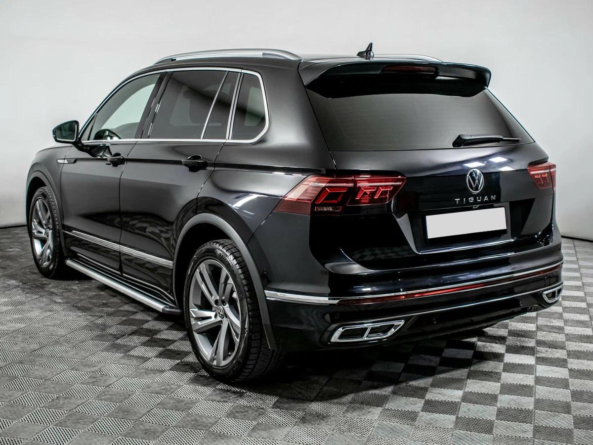 Volkswagen Tiguan 2021, черный