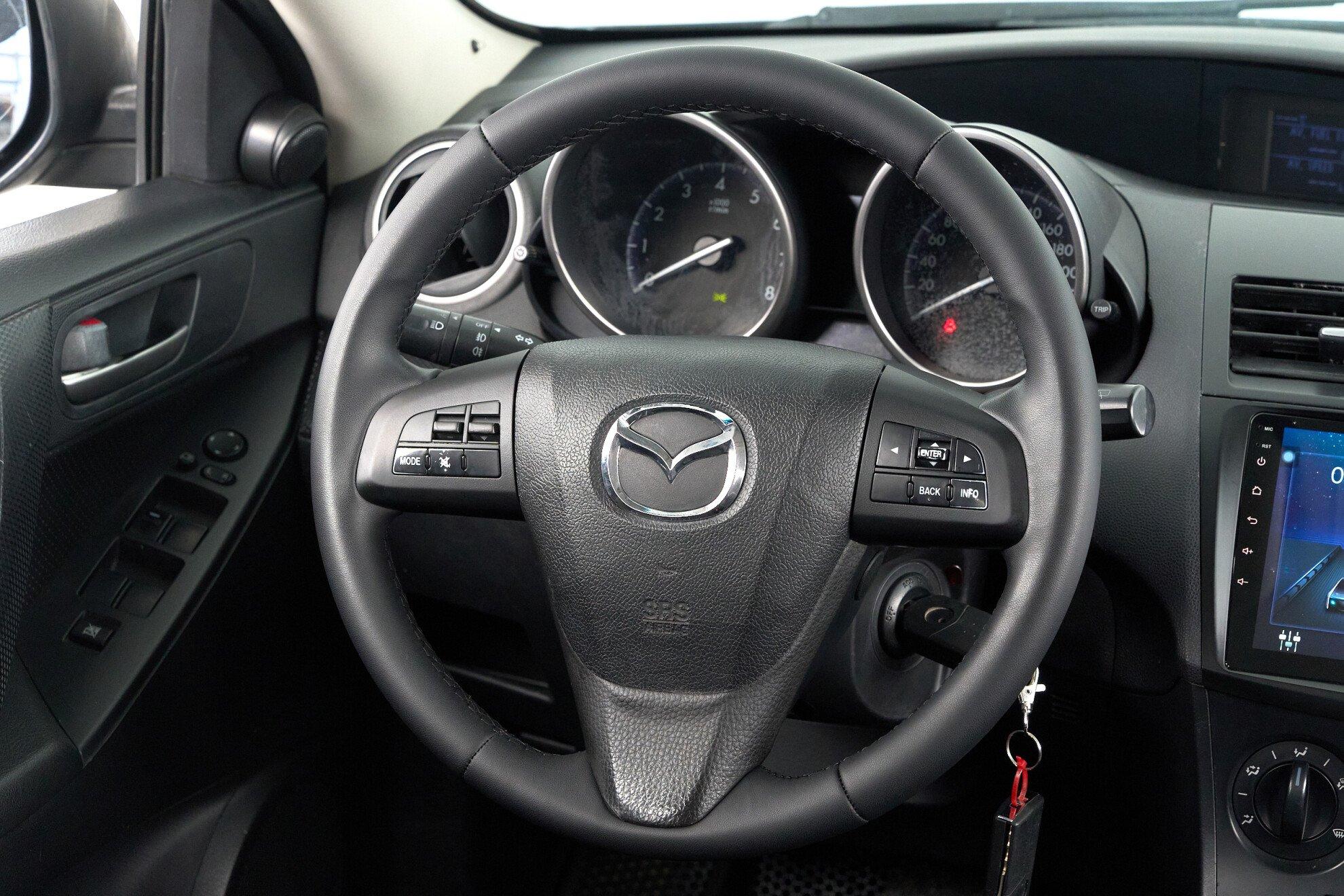 Mazda 3 2011, черный