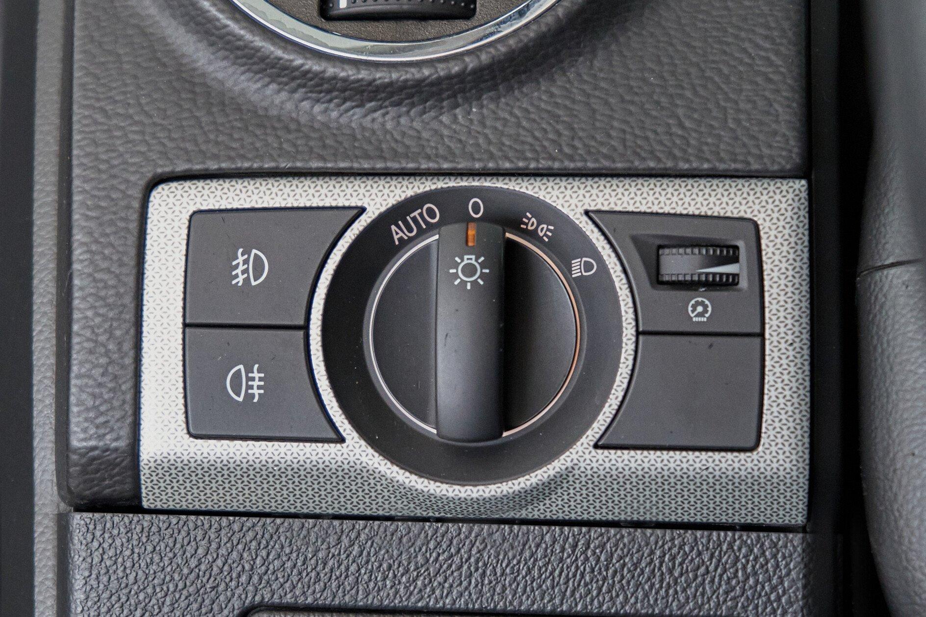 Opel Antara 2012, черный