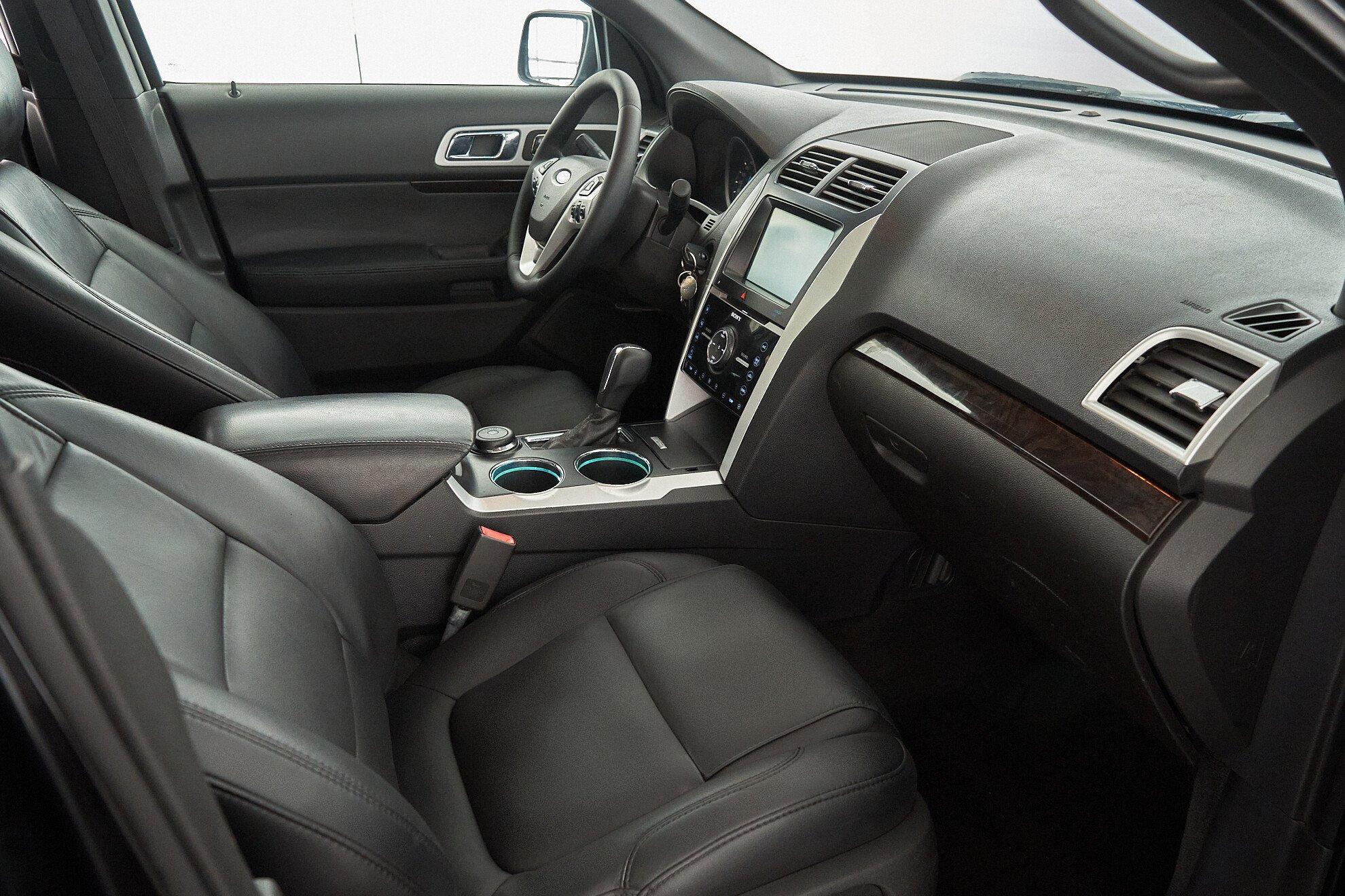 Ford Explorer 2013, черный