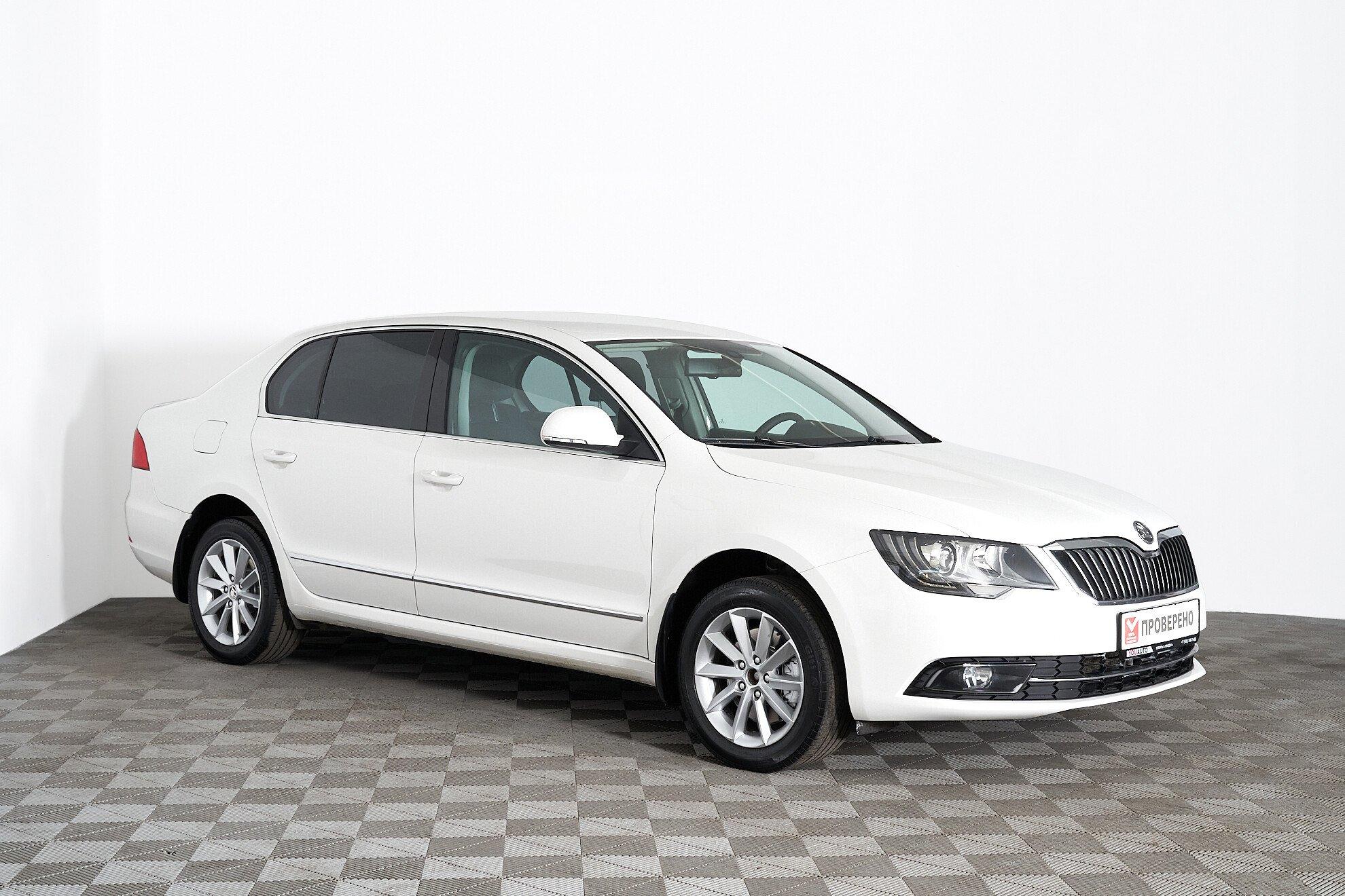 Skoda Superb 2013, белый