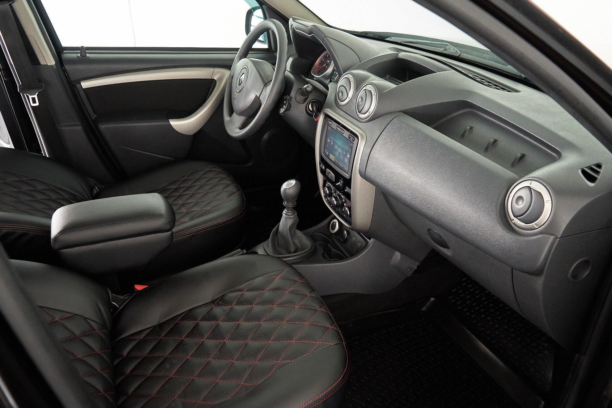 Renault Duster 2015, черный