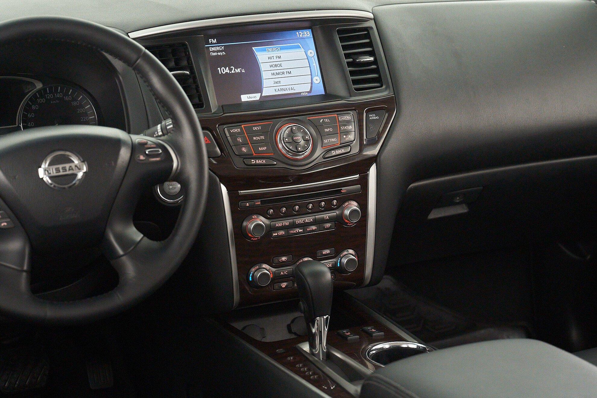 Nissan Pathfinder 2014, черный