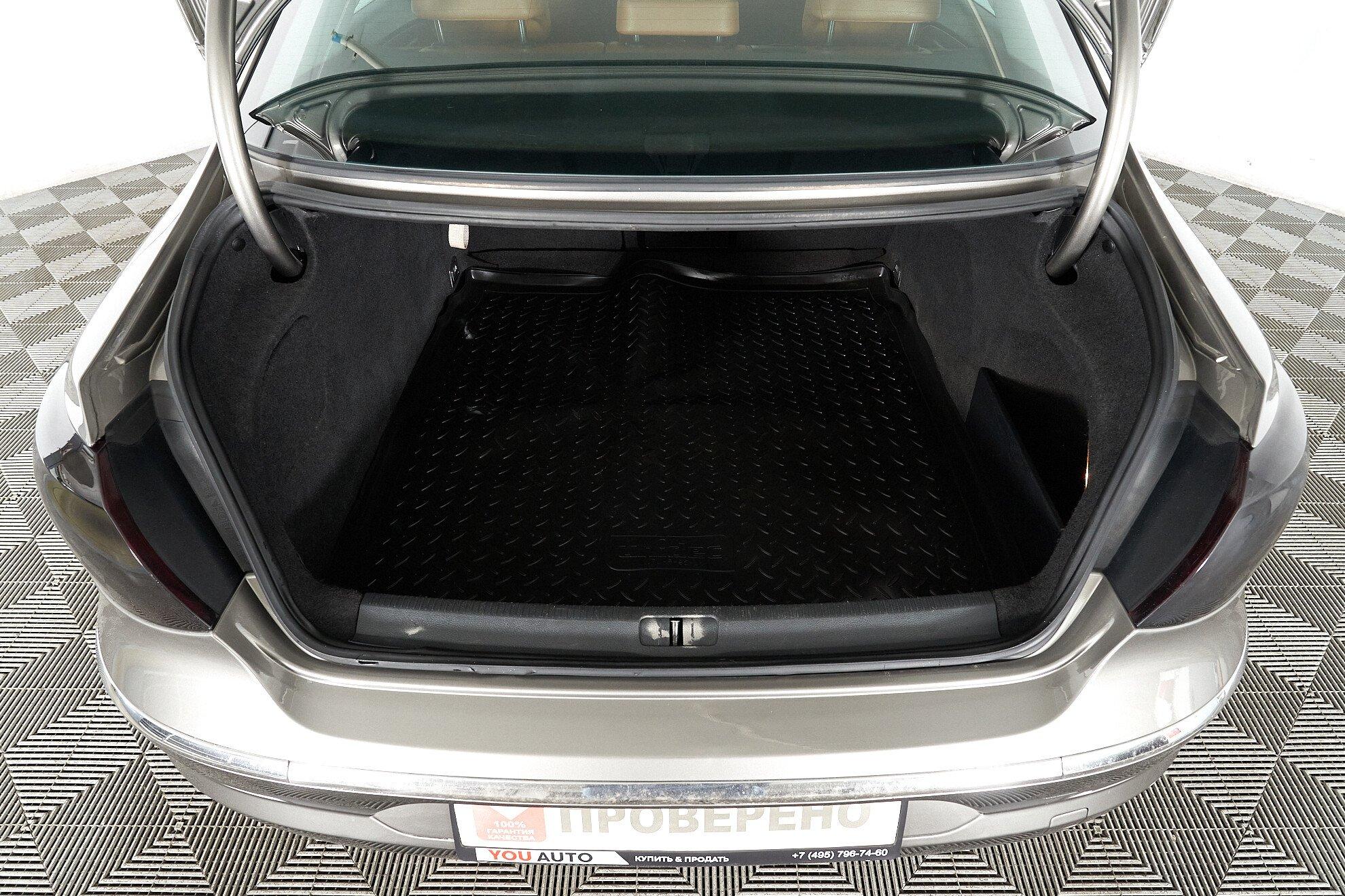 Volkswagen Passat CC 2010, бежевый