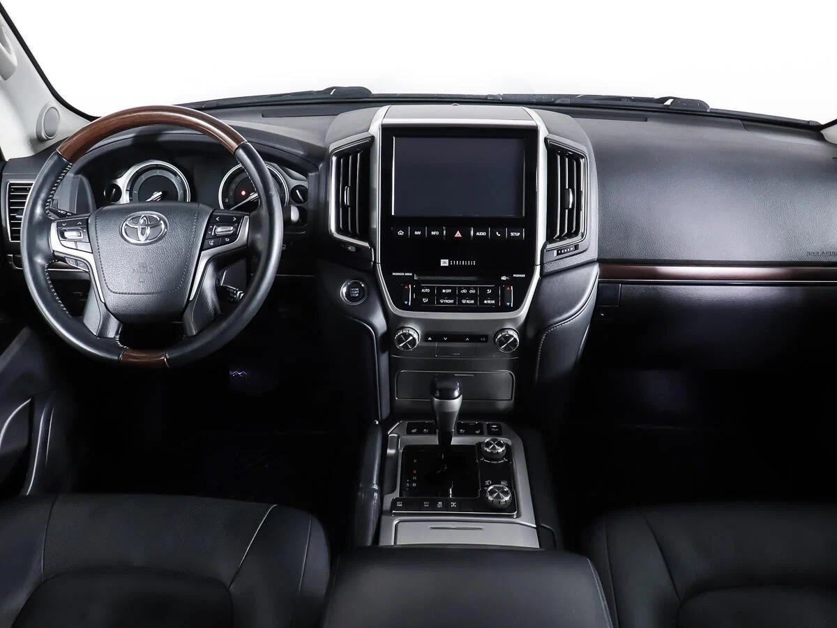 Toyota Land Cruiser 2016, черный