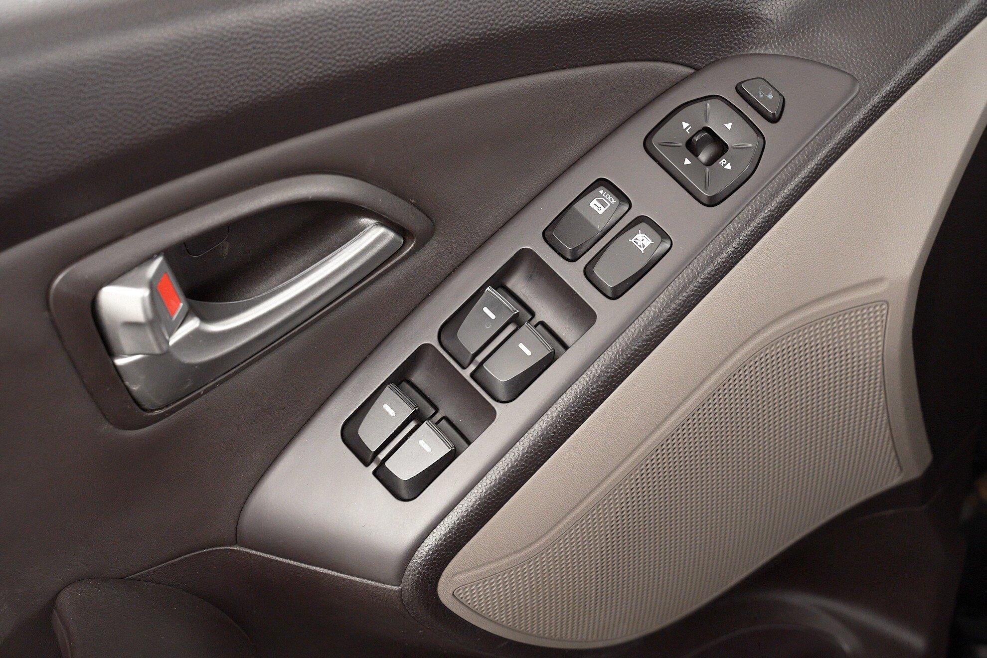 Hyundai ix35 2012, черный