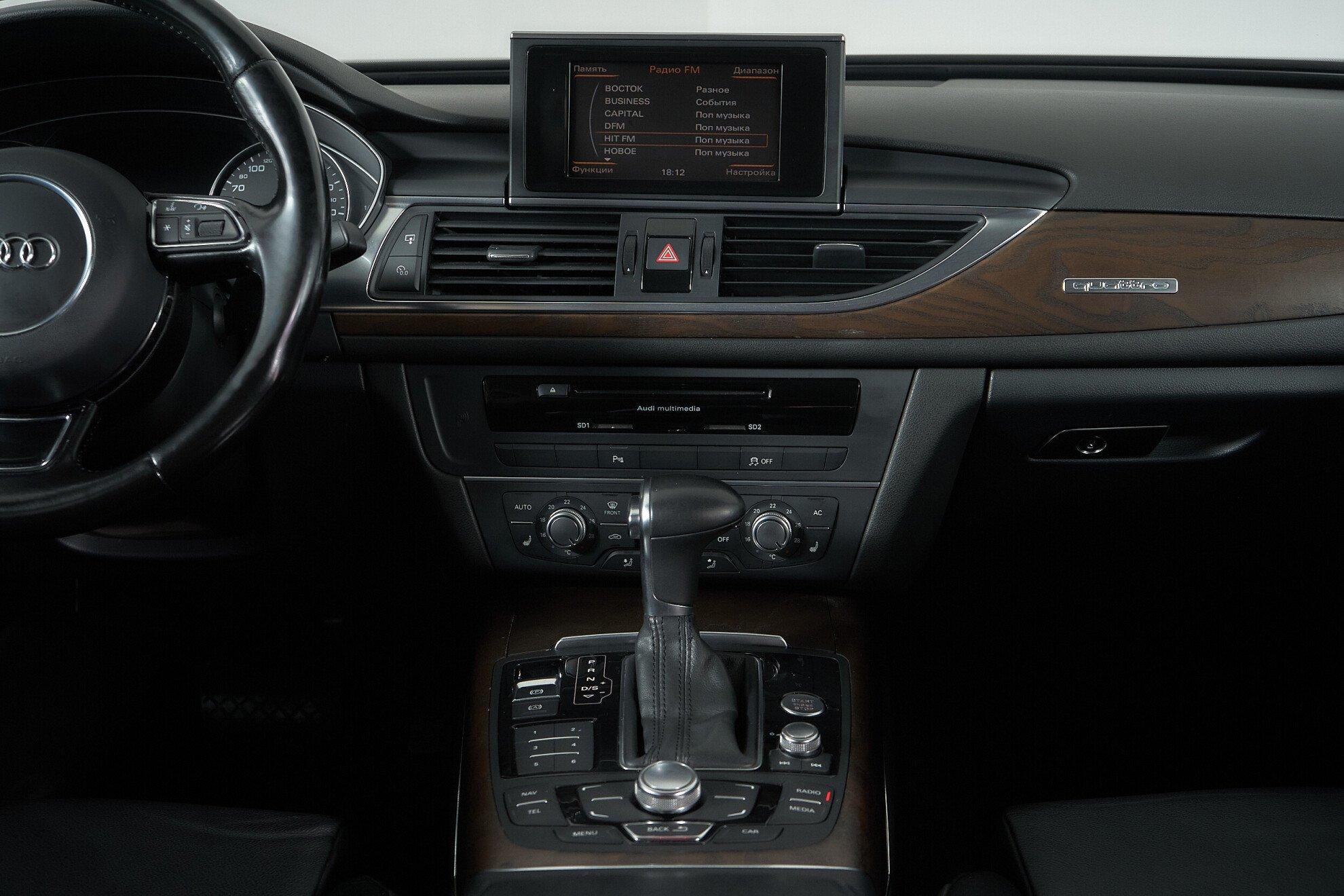 Audi A6 2012, белый