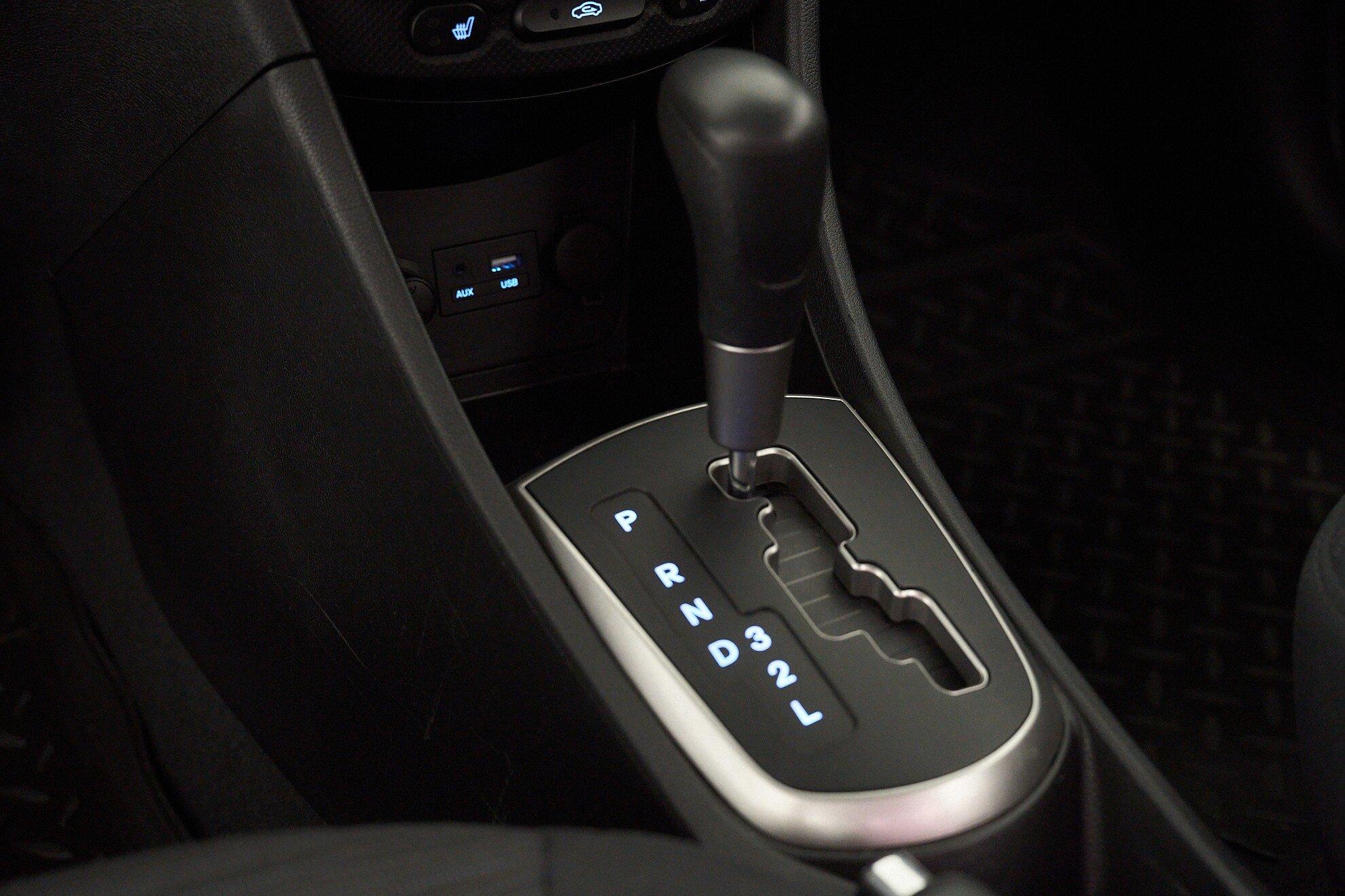 Hyundai Solaris 2015, серый