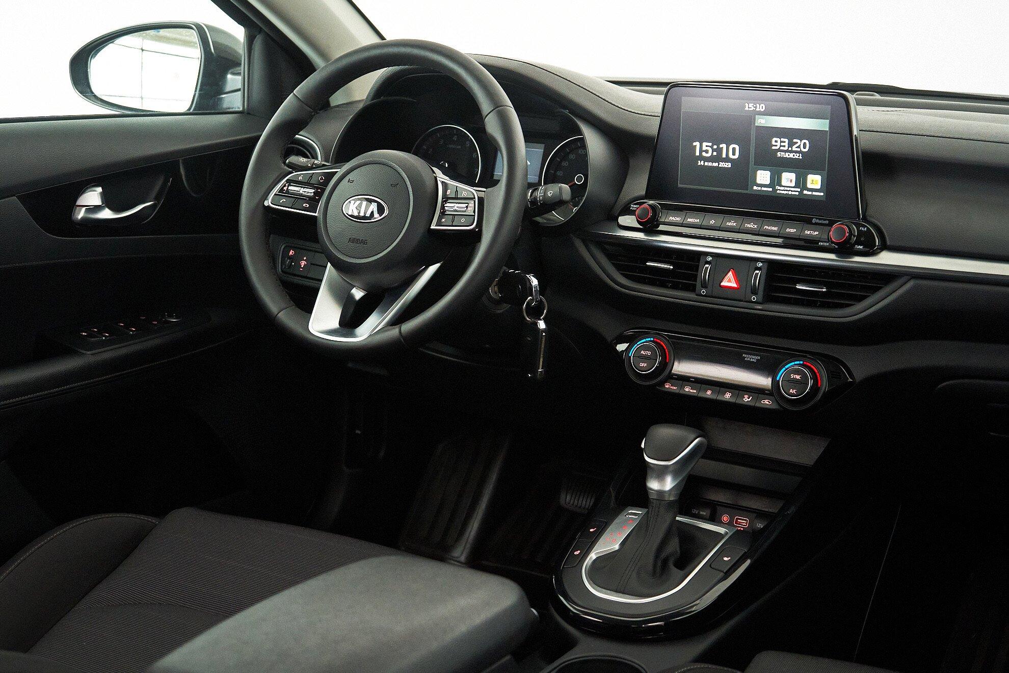 Kia Cerato 2021, серый