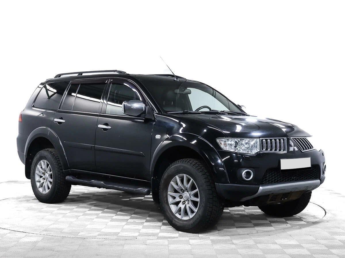Mitsubishi Pajero Sport 2012, черный