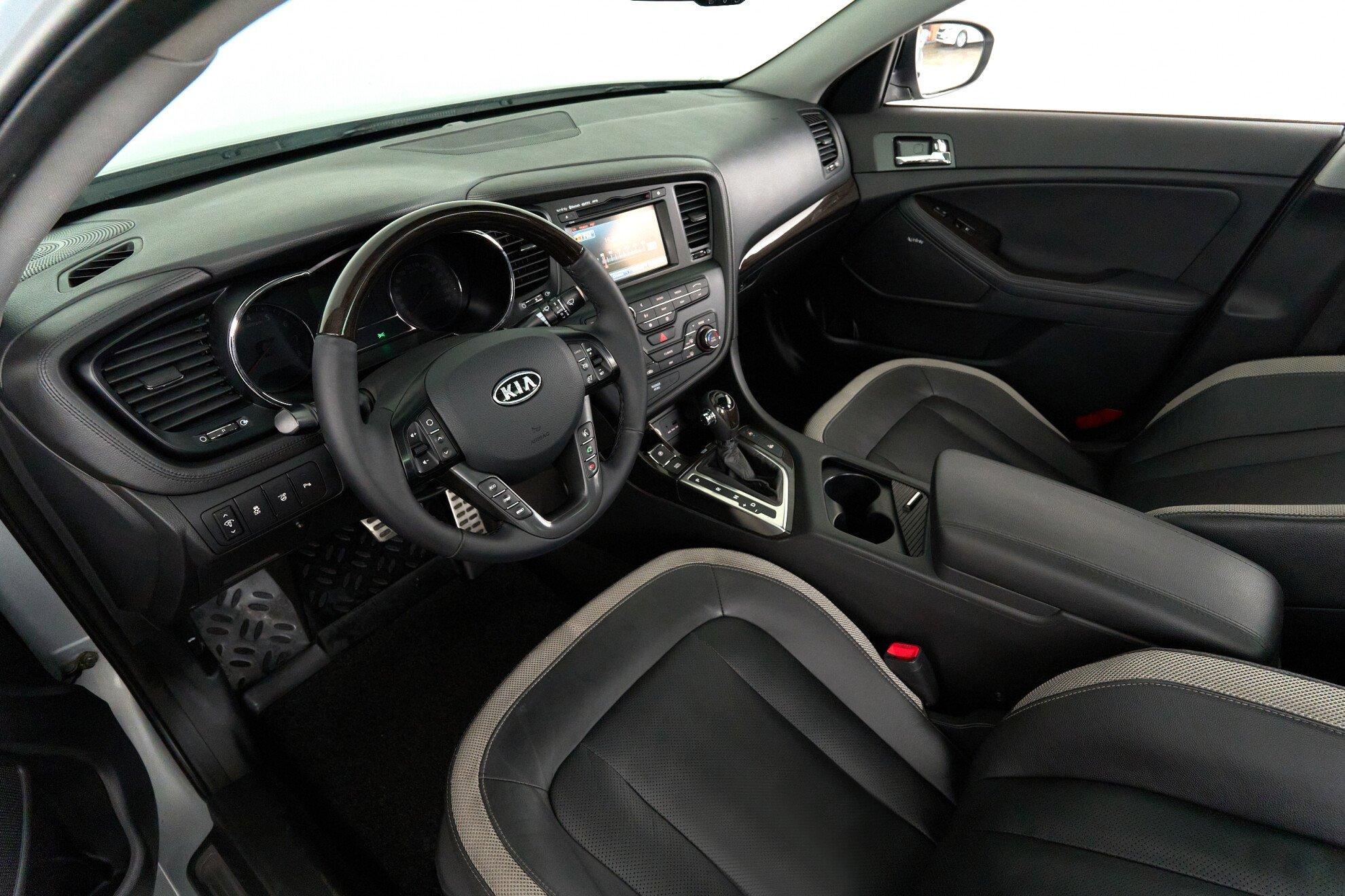 Kia Optima 2011, серебряный
