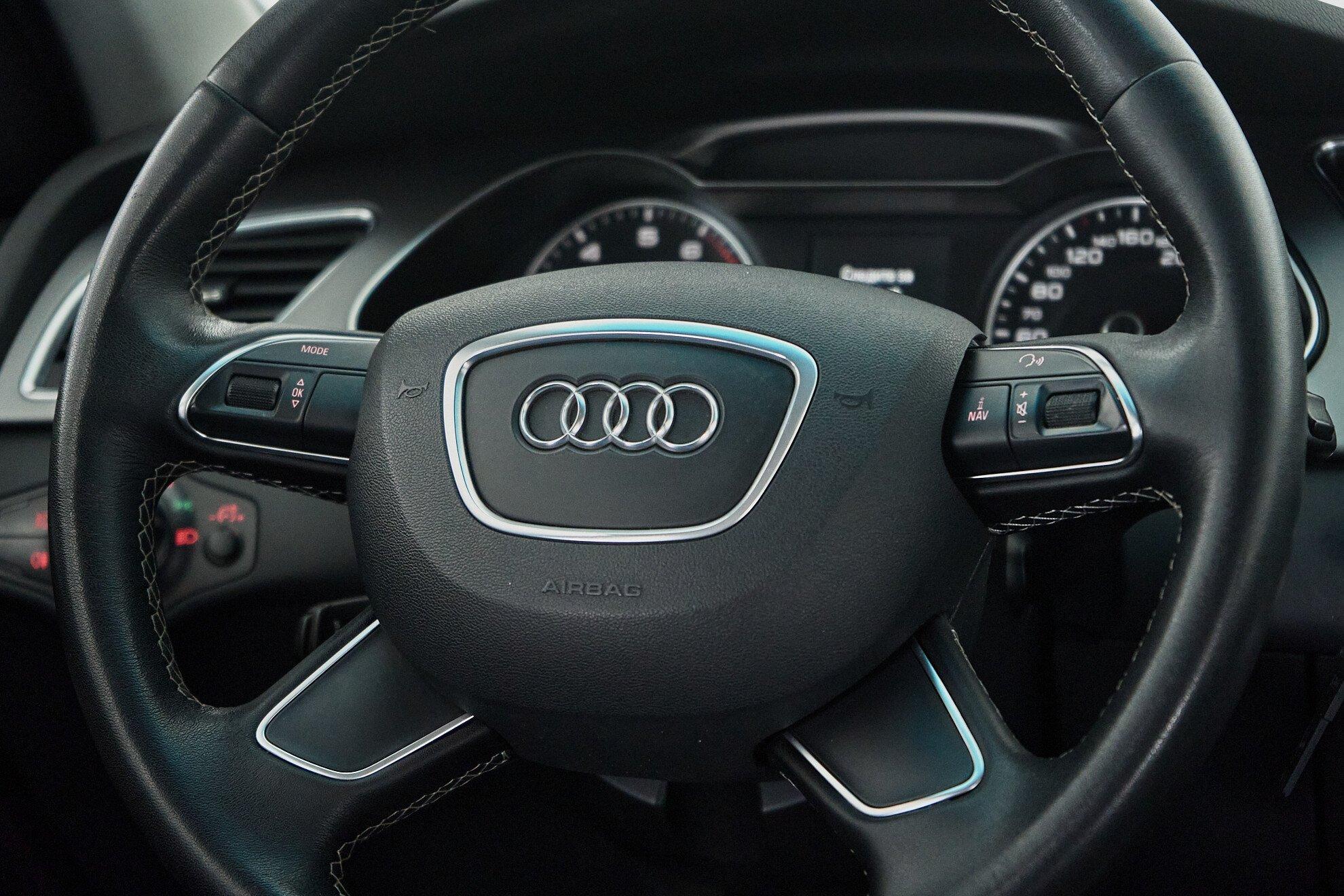 Audi A4 2014, белый