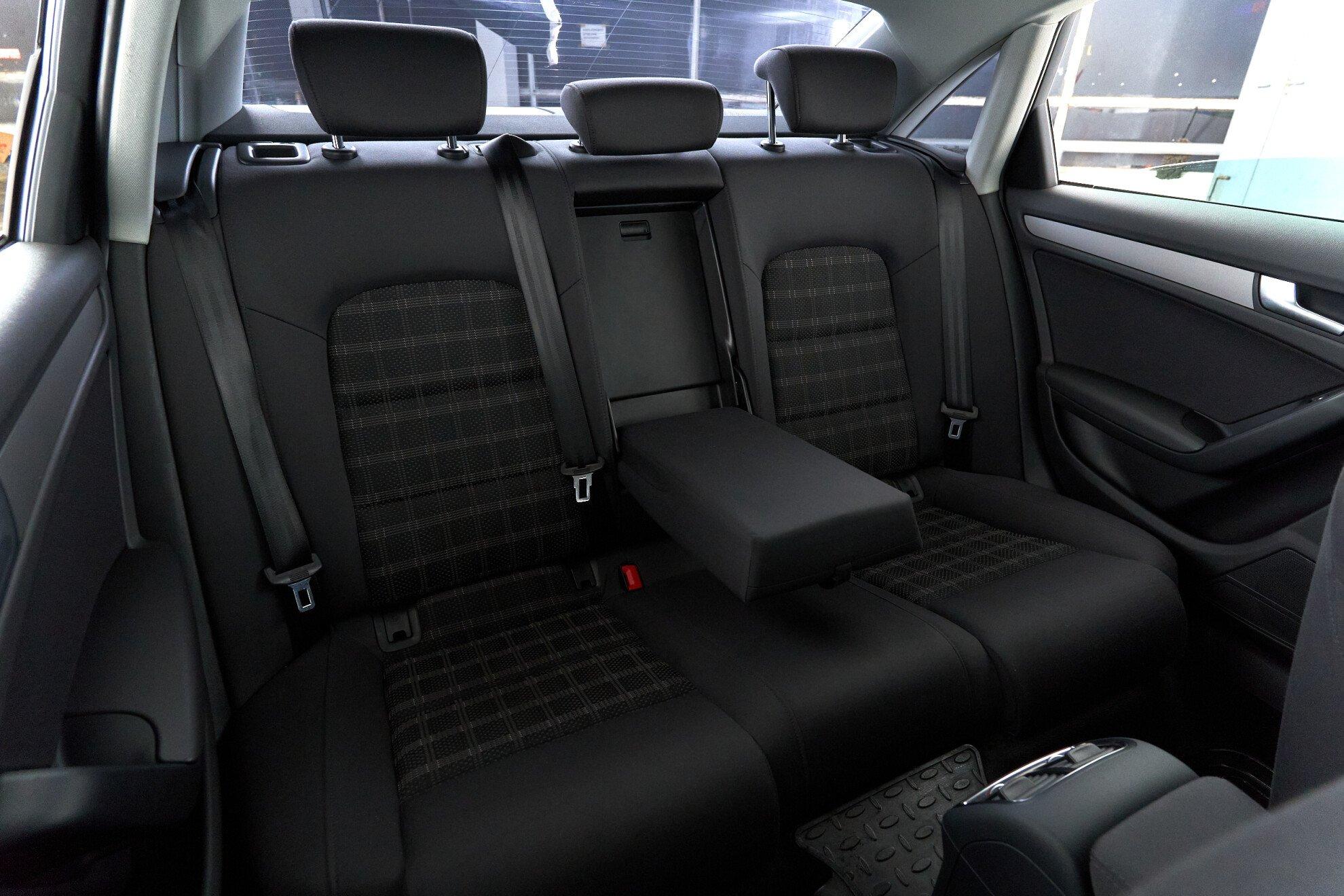 Audi A4 2012, белый
