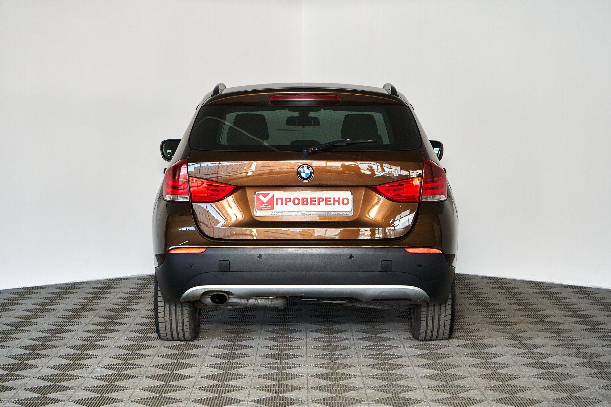 BMW X1 2013, коричневый