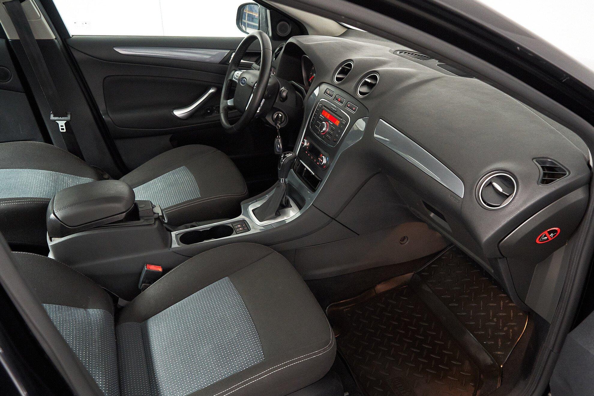 Ford Mondeo 2012, черный