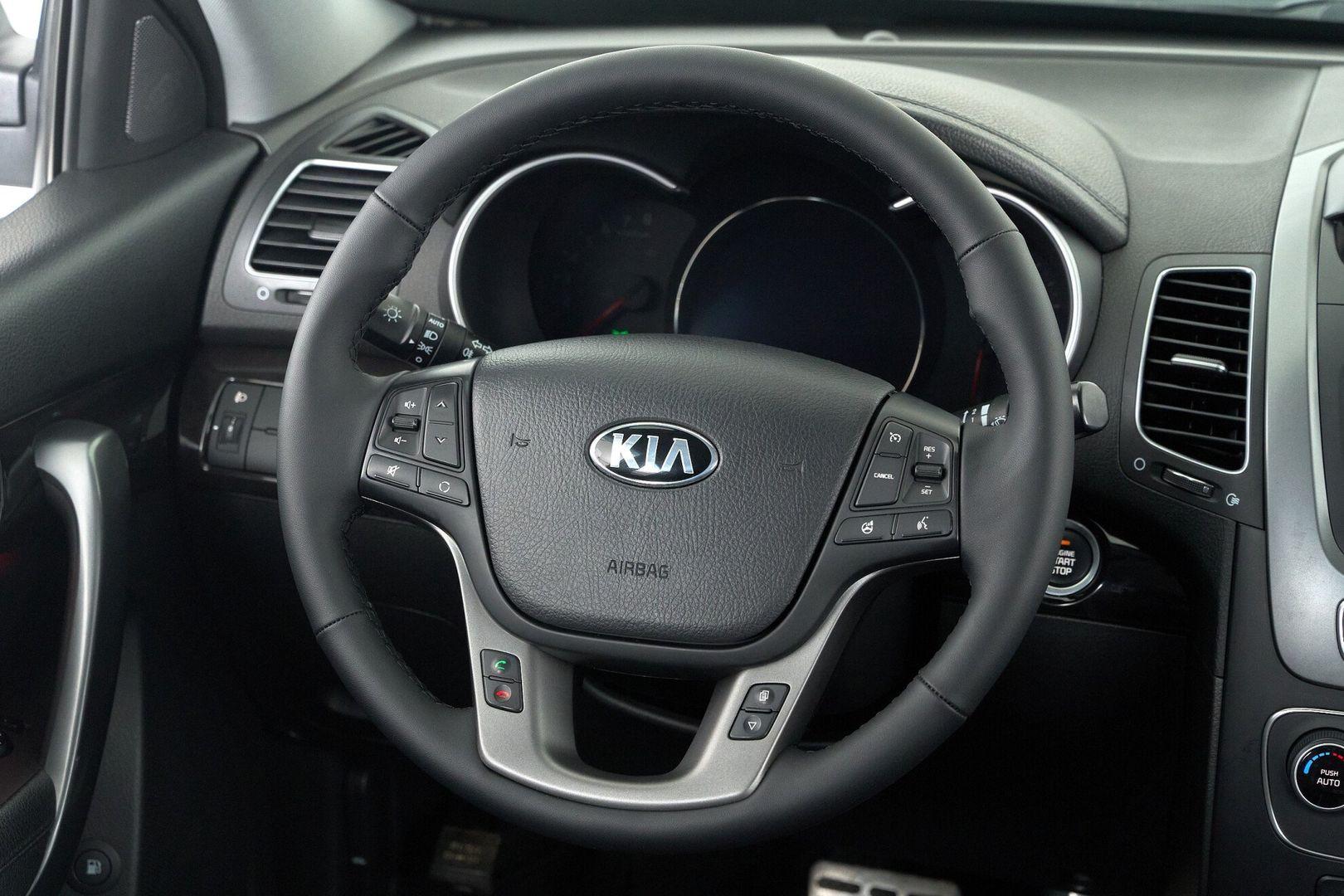 Kia Sorento 2018, белый