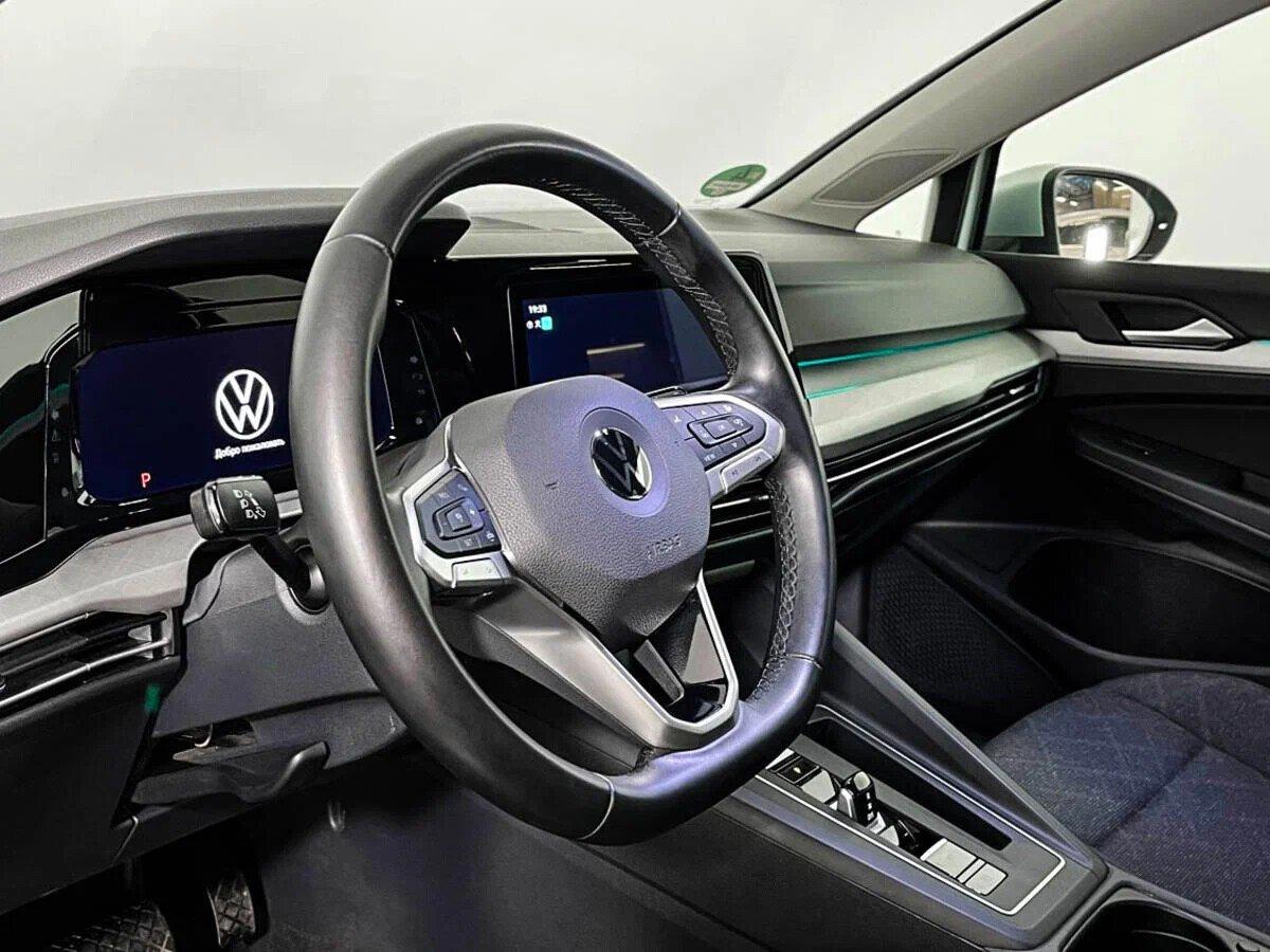 Volkswagen Golf 2020, серебряный