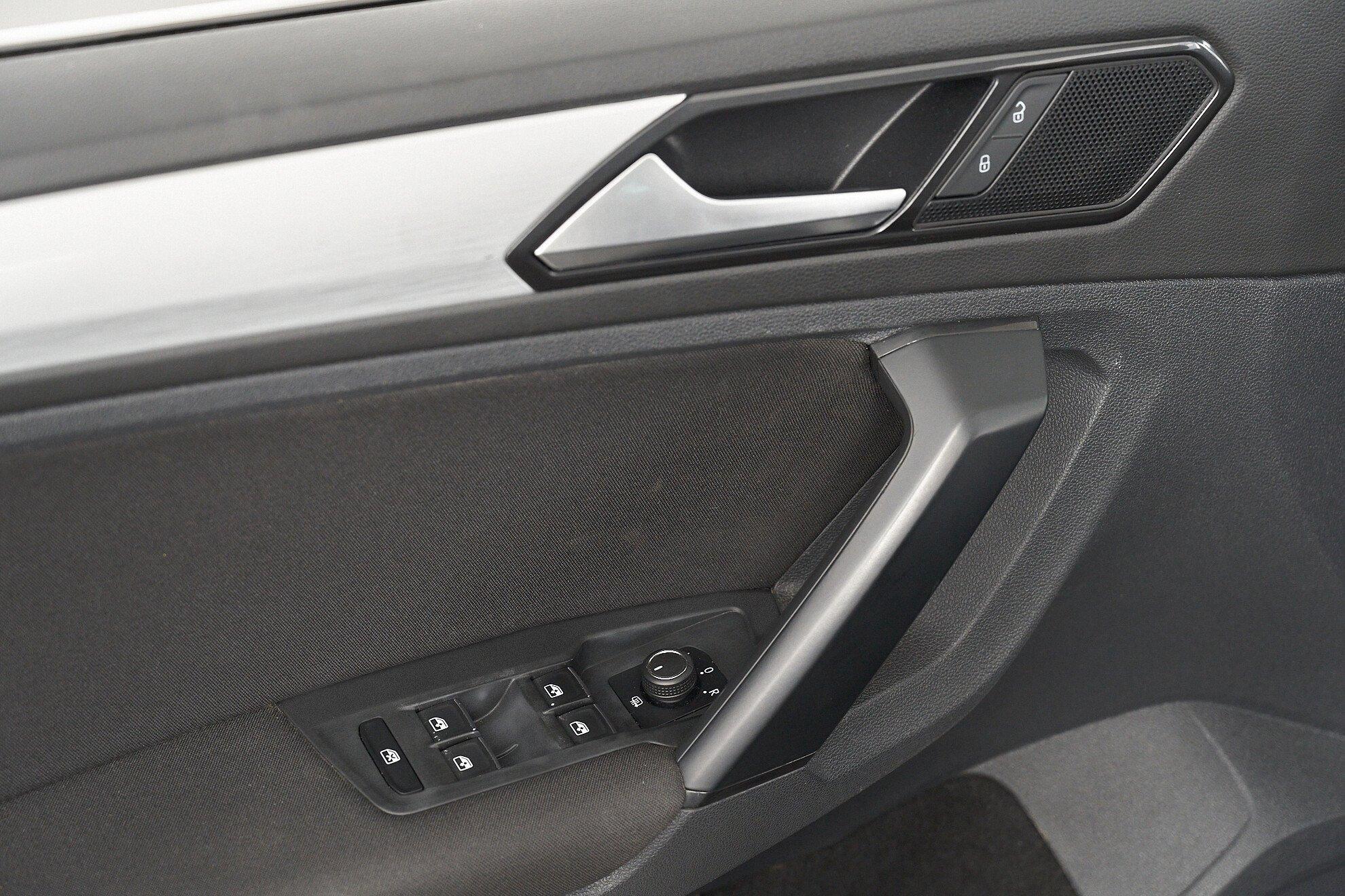Volkswagen Tiguan 2017, черный