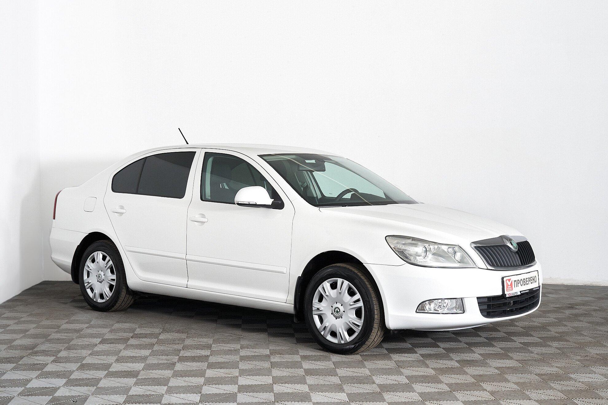 Skoda Octavia 2013, белый
