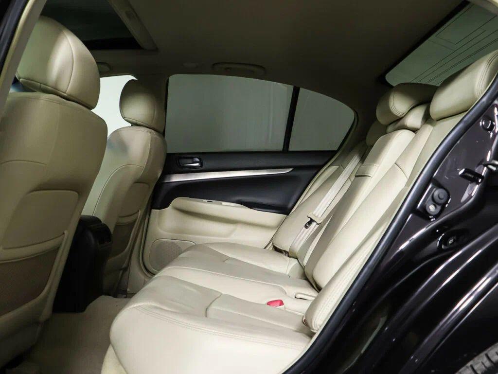 Infiniti G 2013, черный