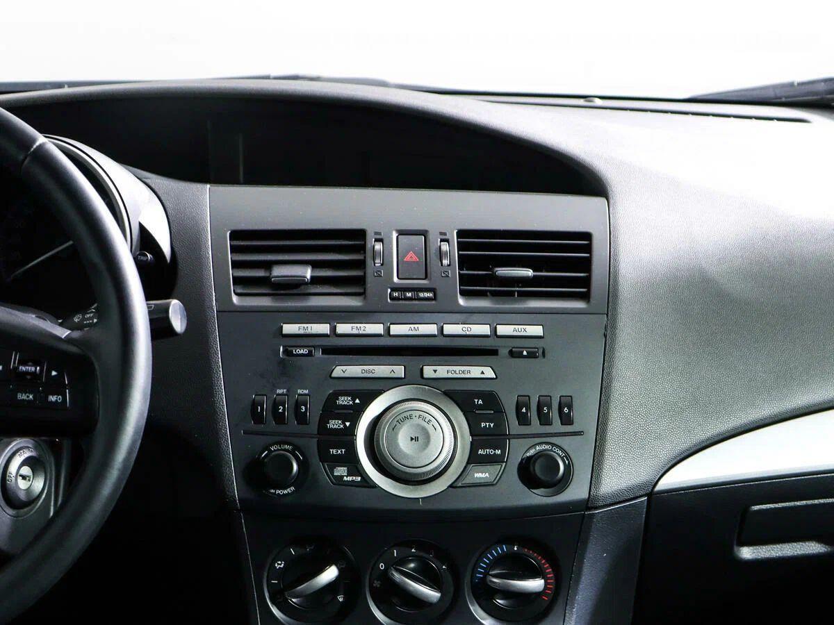 Mazda 3 2012, белый
