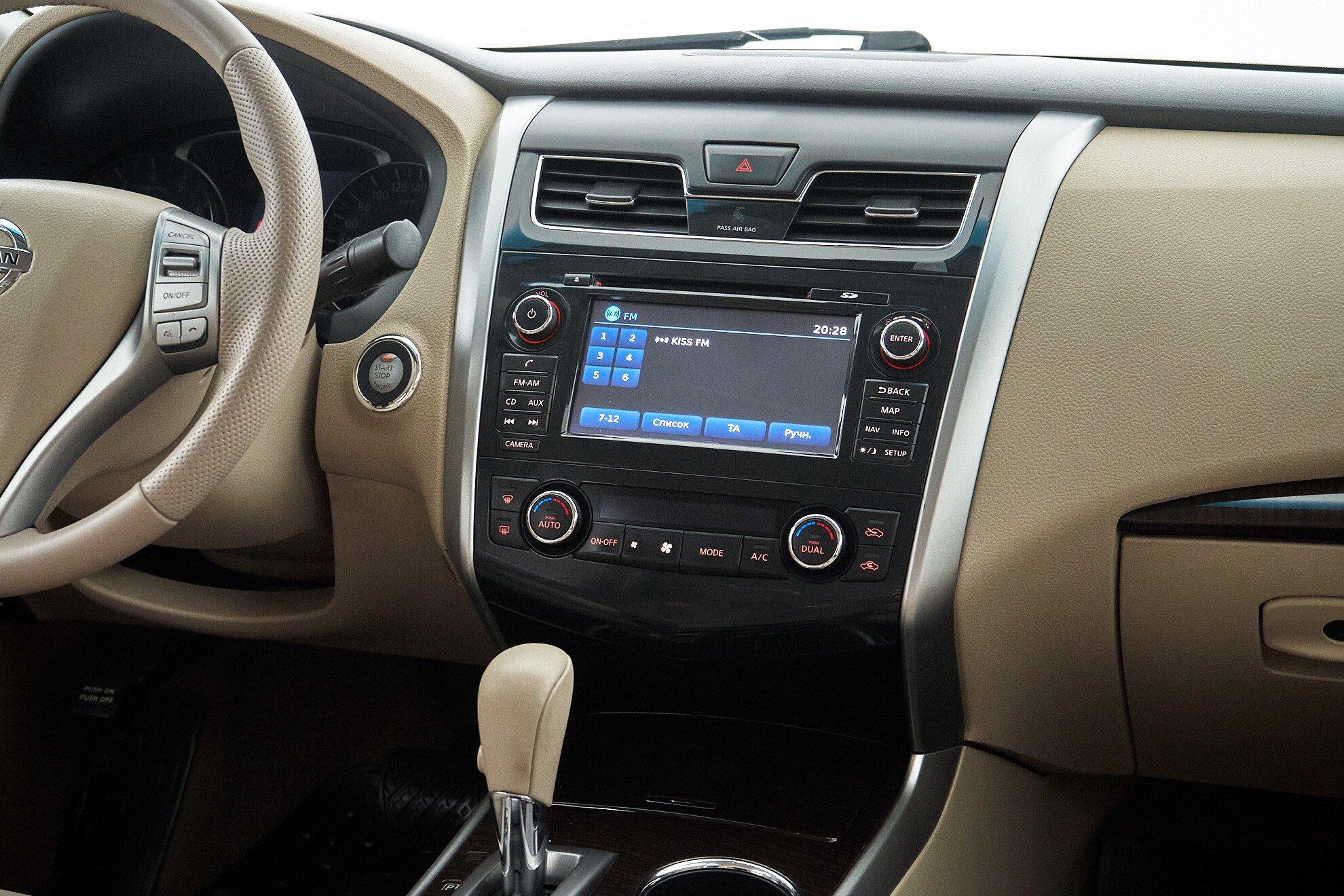 Nissan Teana 2014, белый