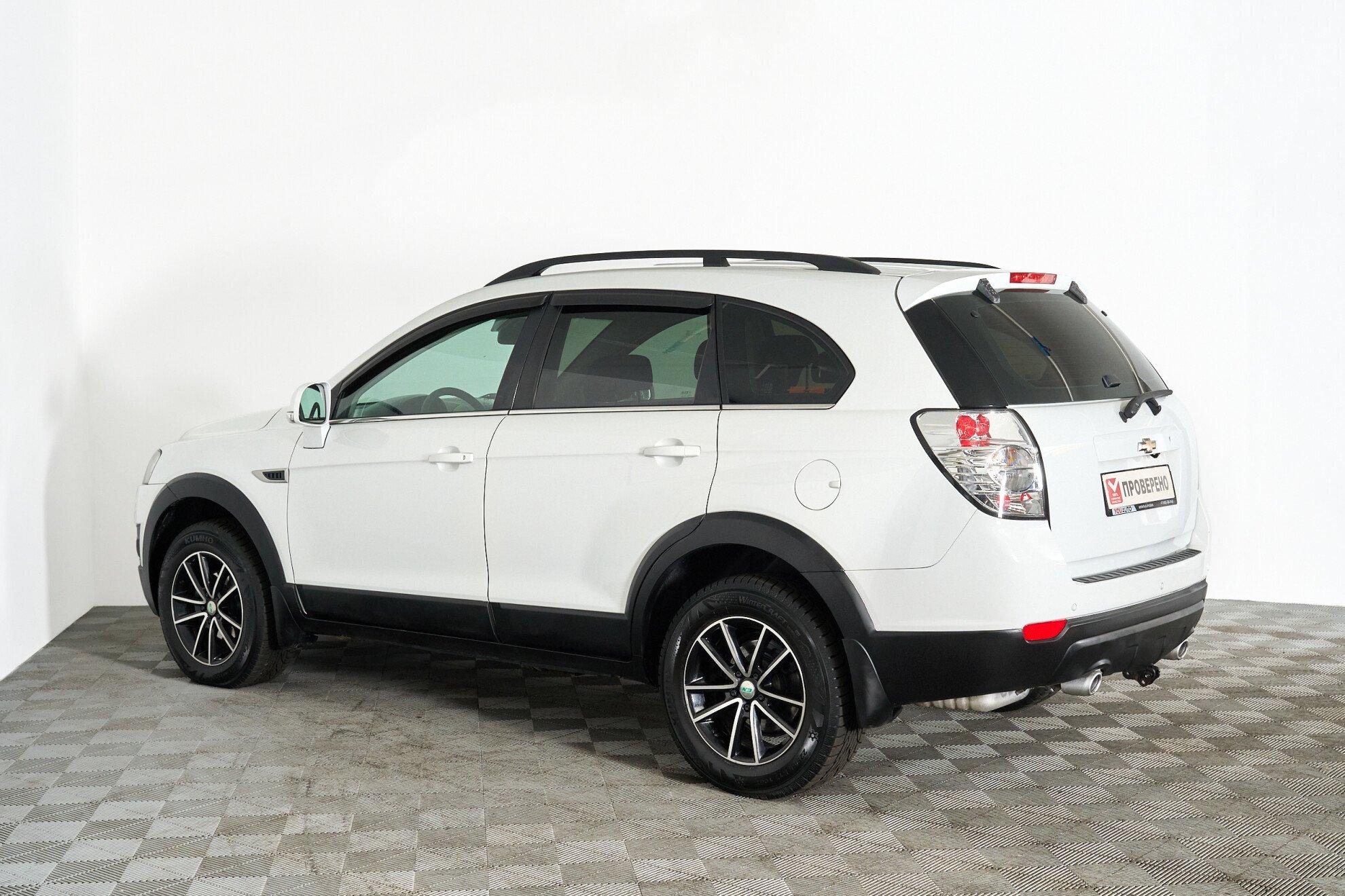 Chevrolet Captiva 2012, белый
