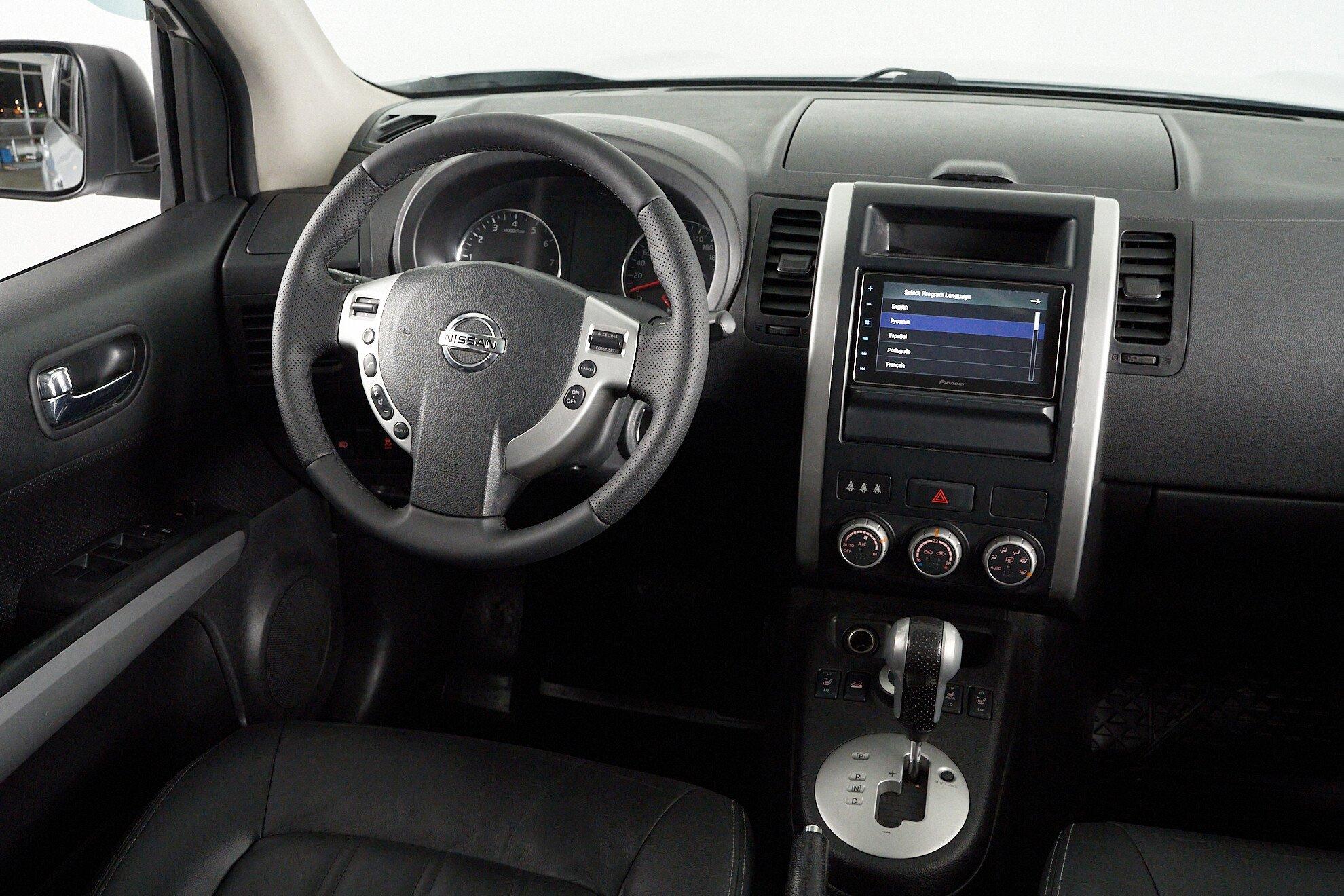 Nissan X-Trail 2012, серебряный