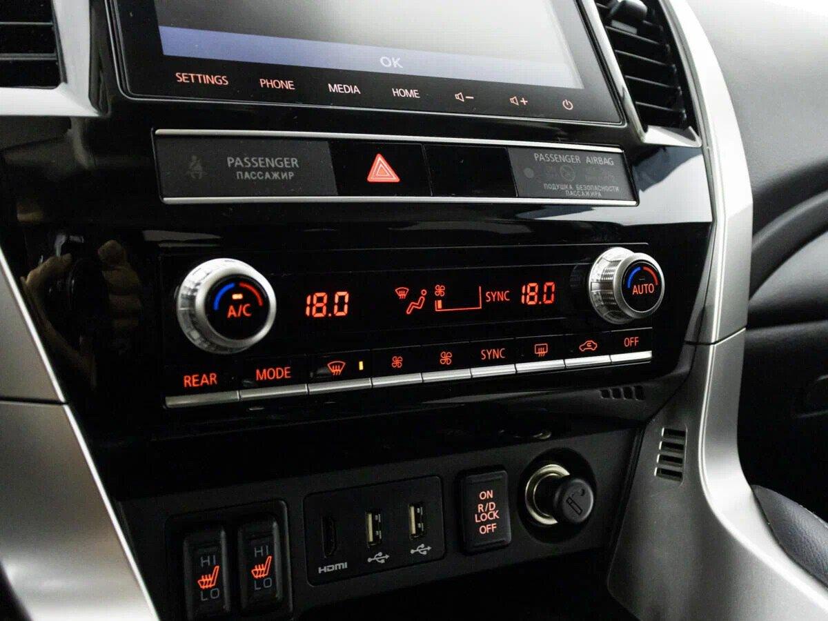 Mitsubishi Pajero Sport 2023, черный