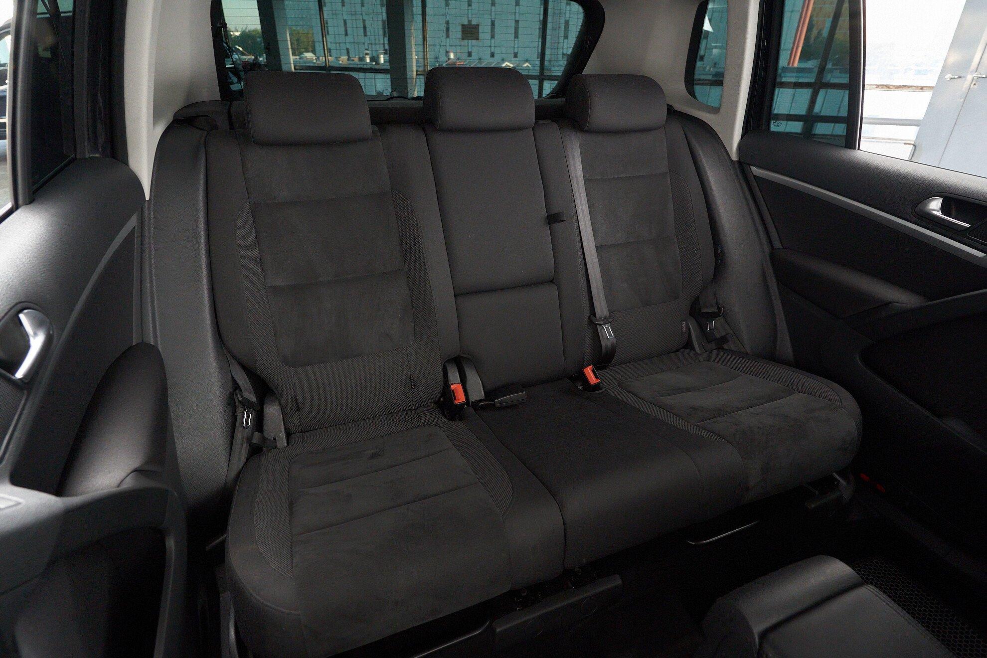 Volkswagen Tiguan 2013, черный