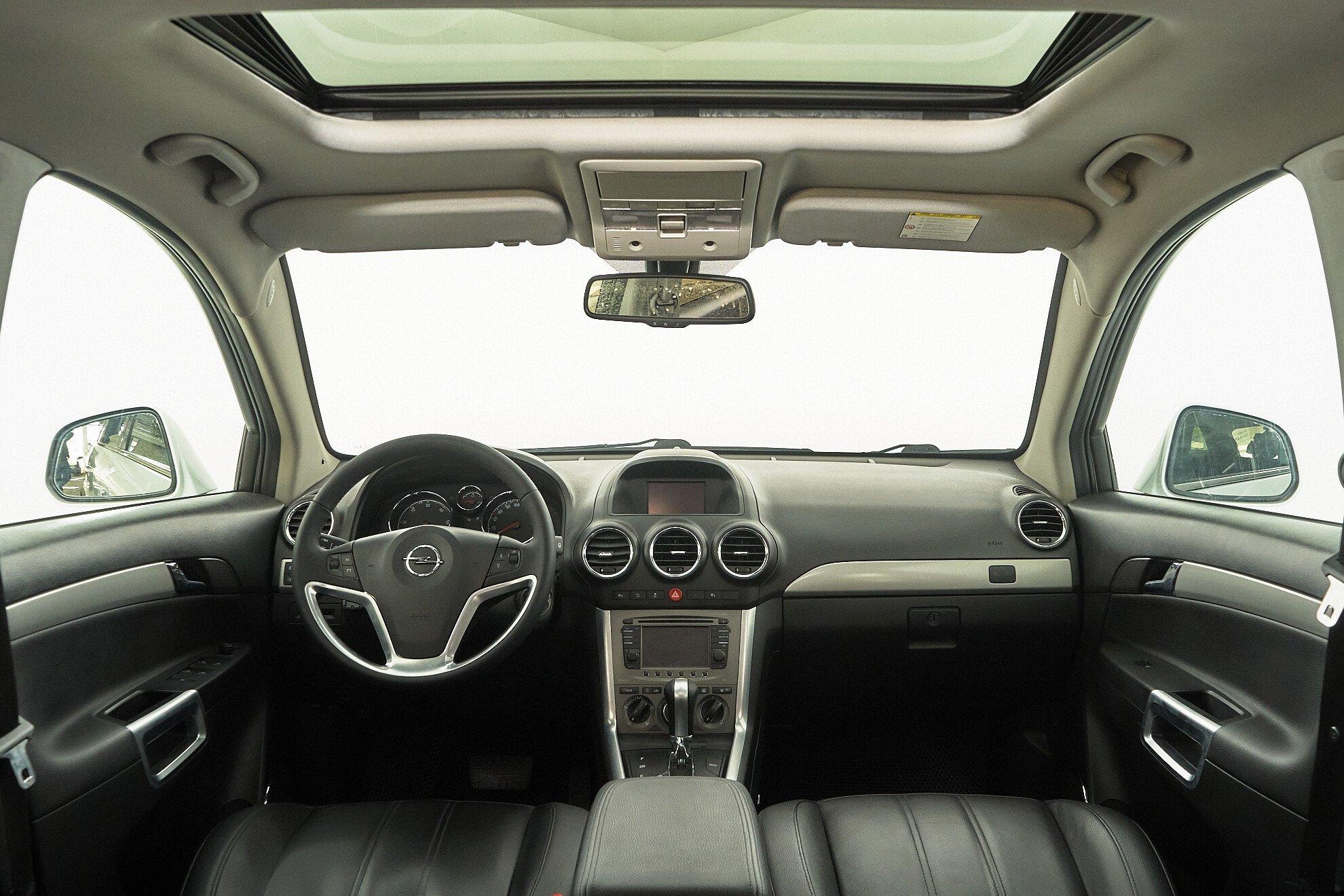 Opel Antara 2013, белый