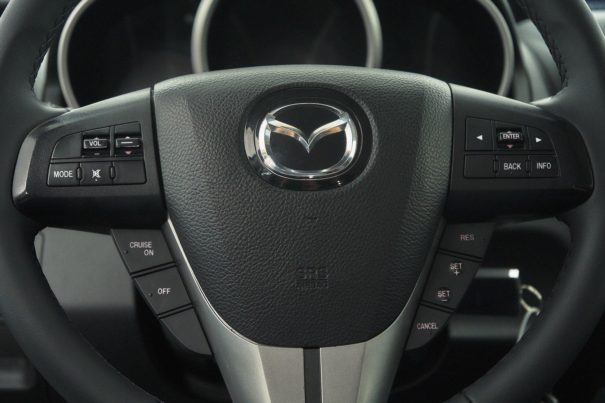 Mazda CX-7 2011, белый