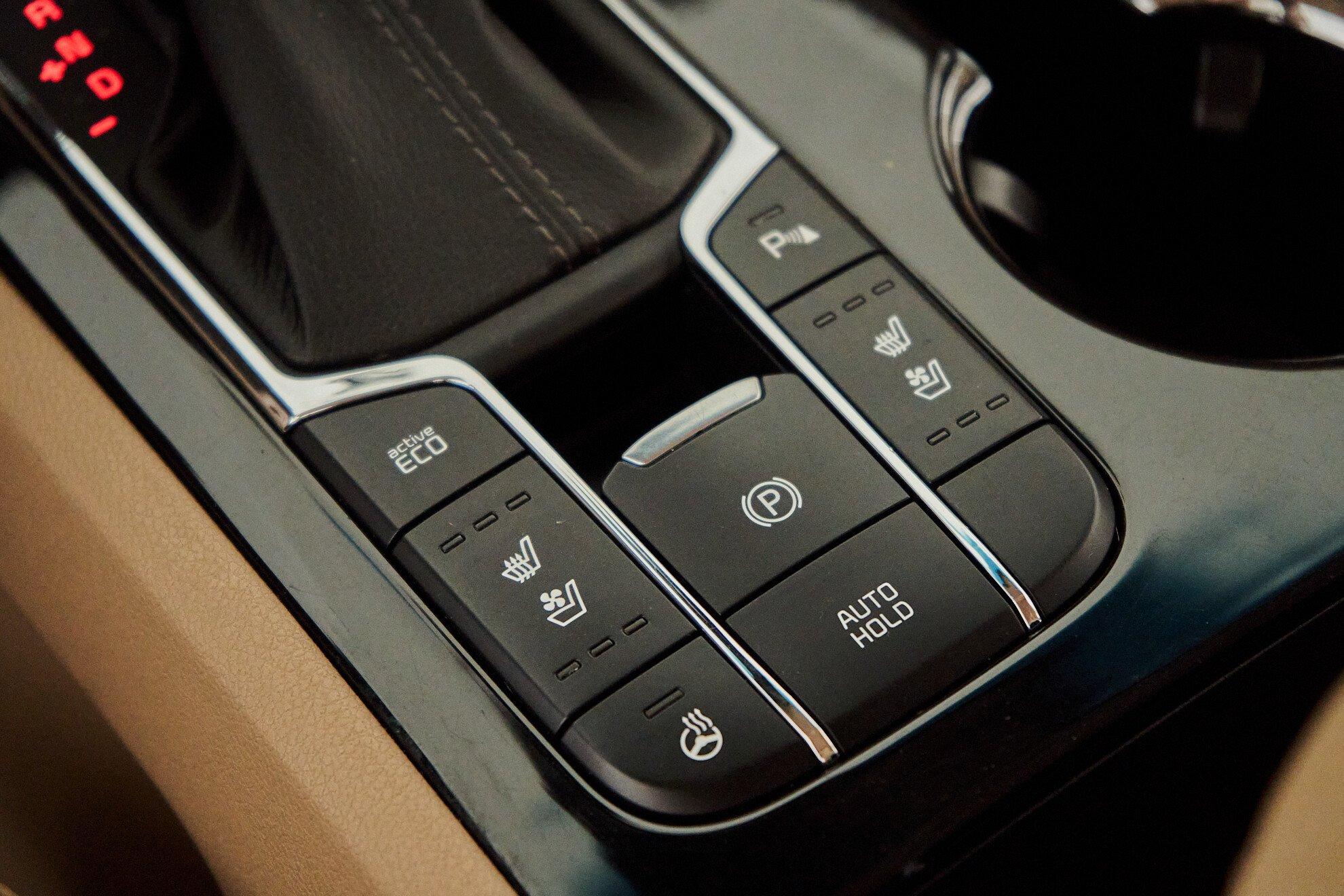 Kia Carnival 2020, белый