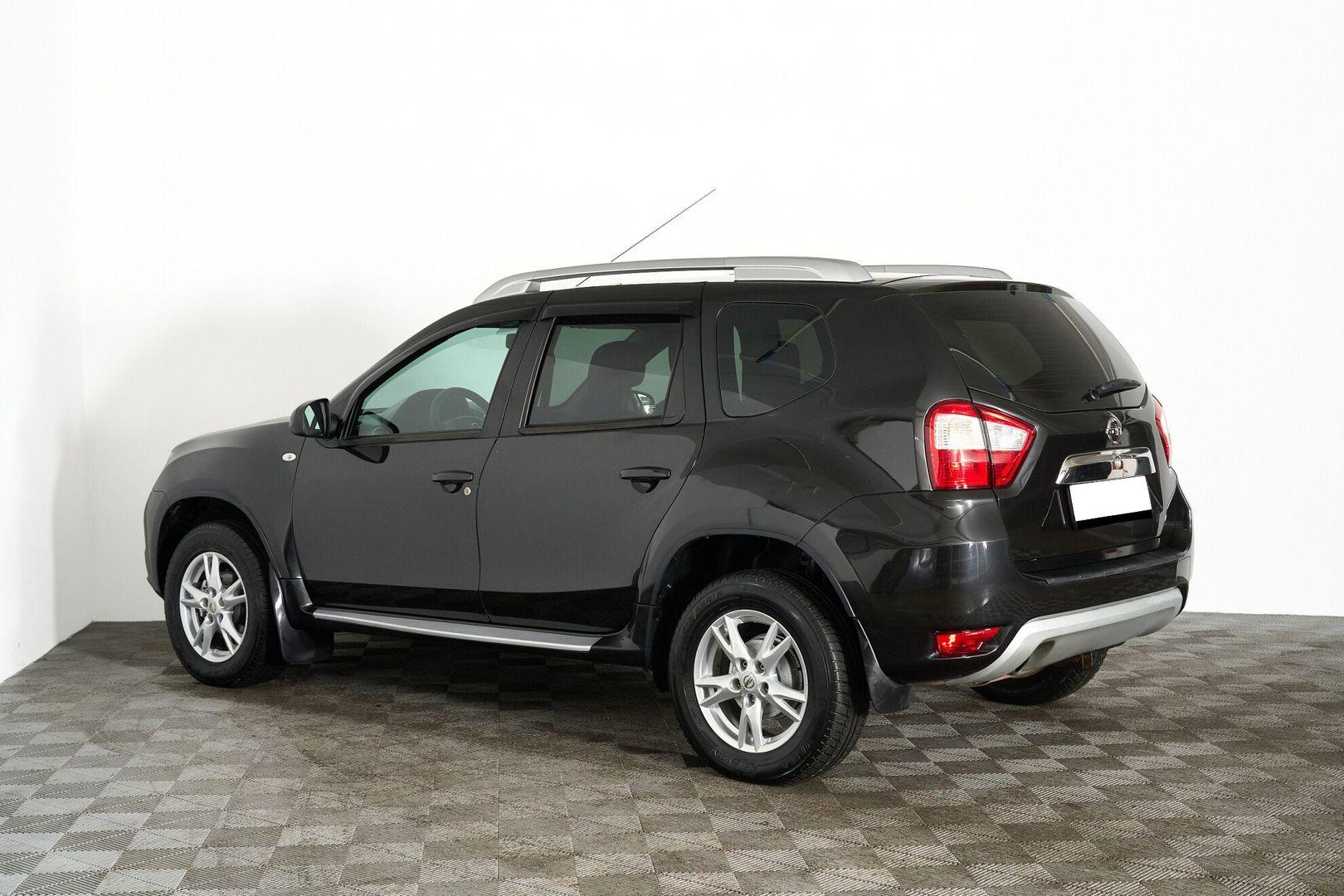 Nissan Terrano 2015, черный