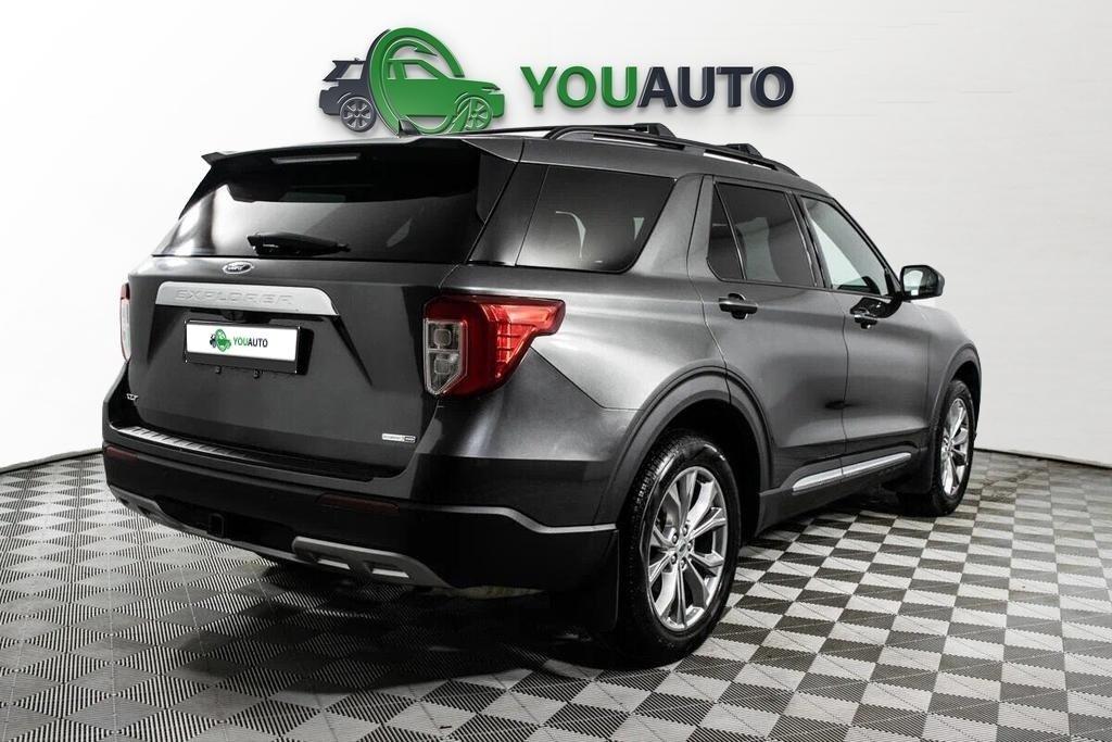 Ford Explorer 2020, серый
