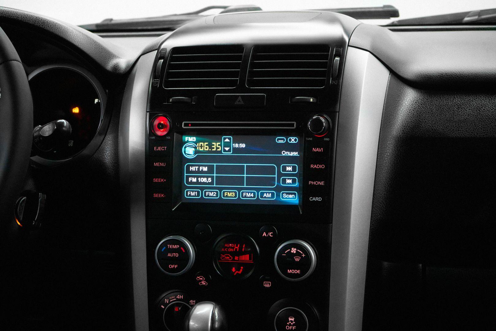 Suzuki Grand Vitara 2011, серый