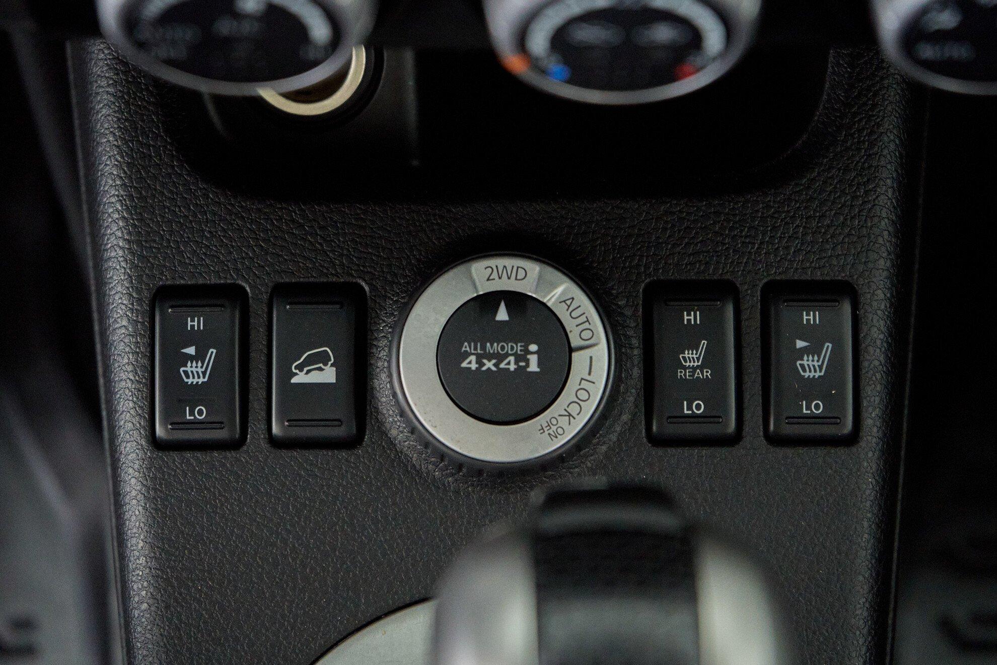 Nissan X-Trail 2011, черный