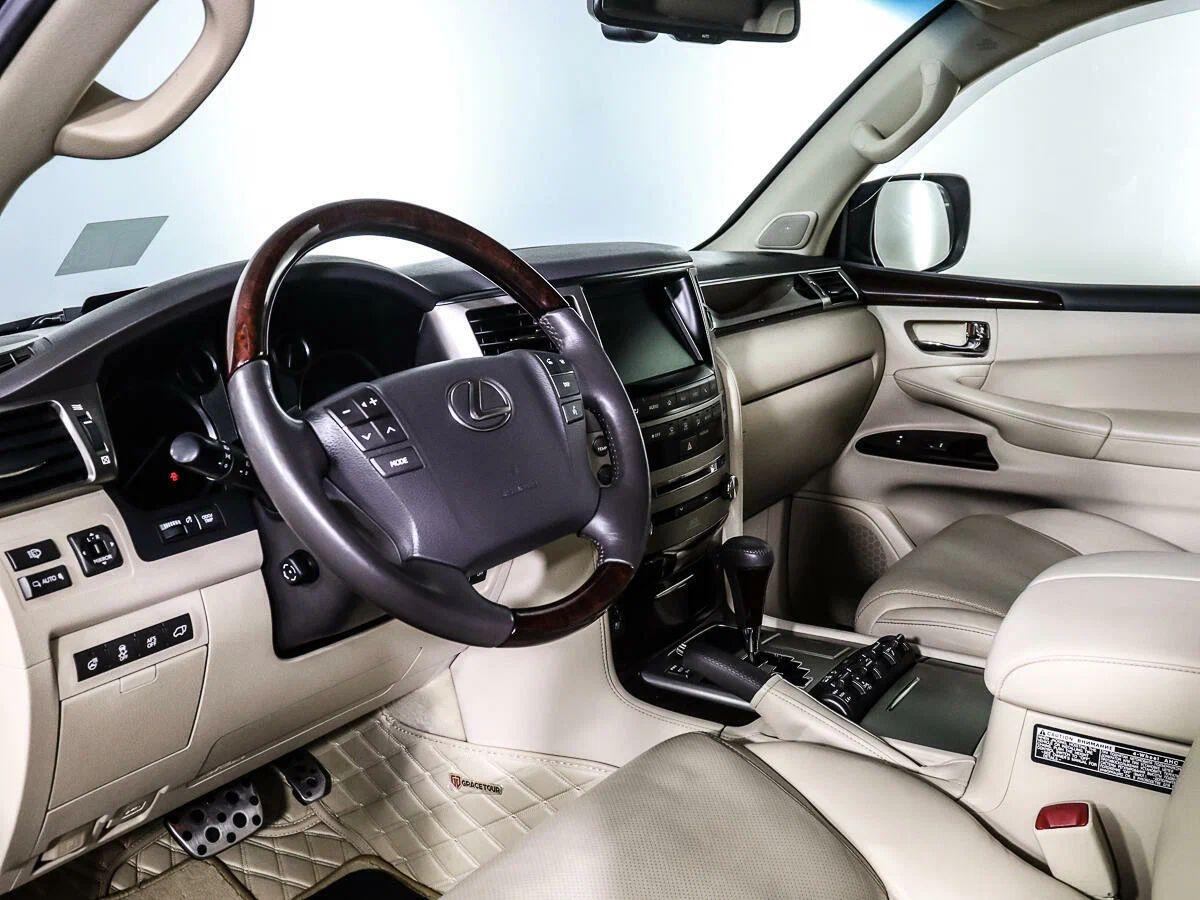 Lexus LX 2014, серый