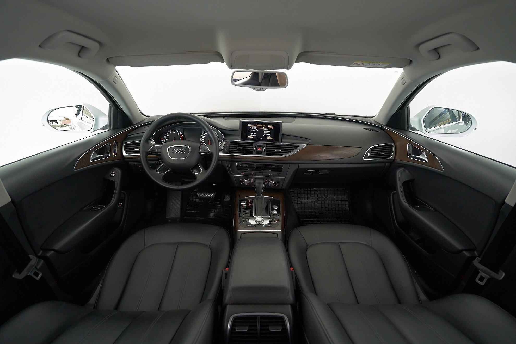 Audi A6 2014, белый