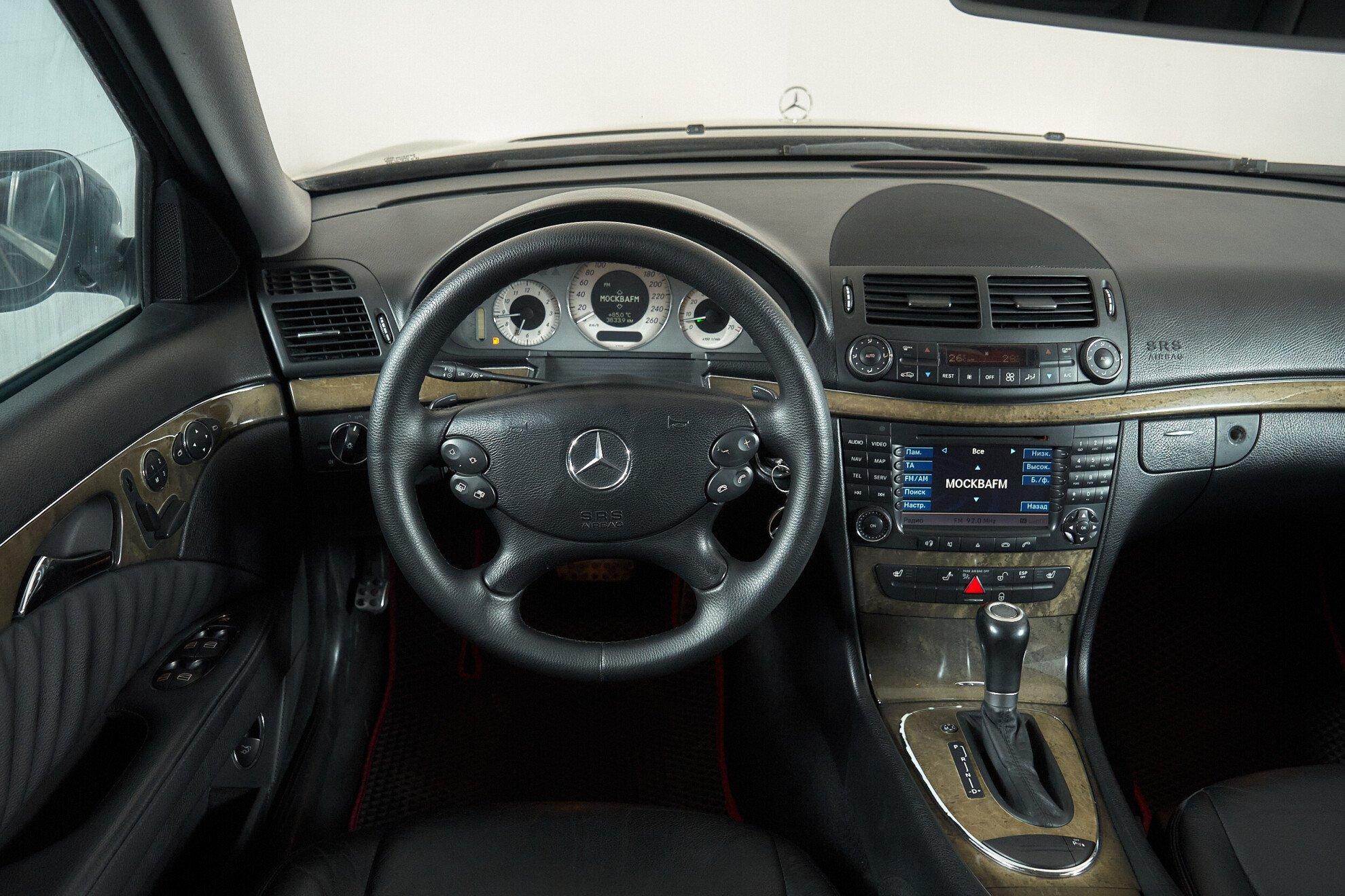Mercedes-Benz E-Класс 2008, черный