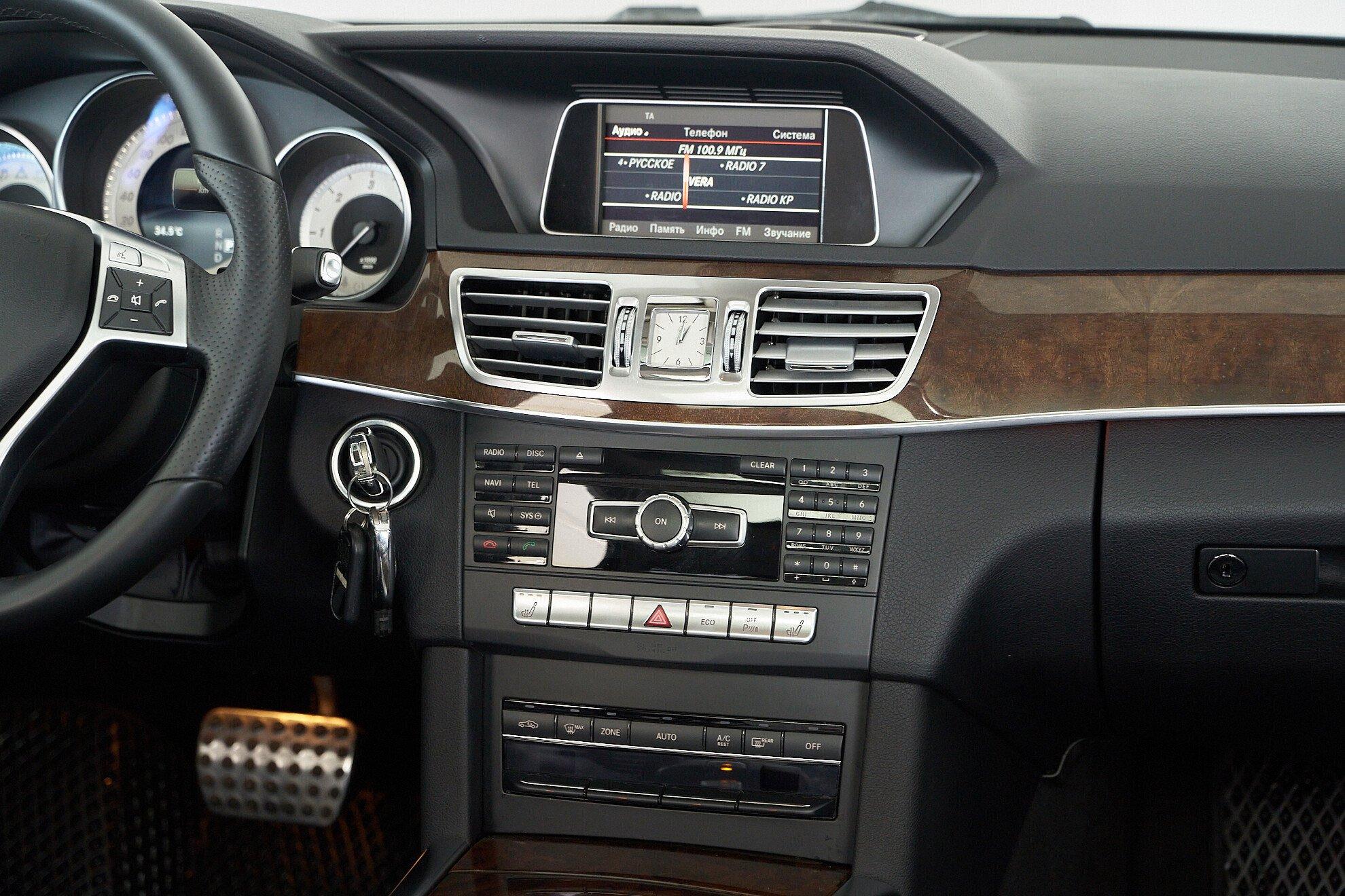 Mercedes-Benz E-Класс 2014, черный