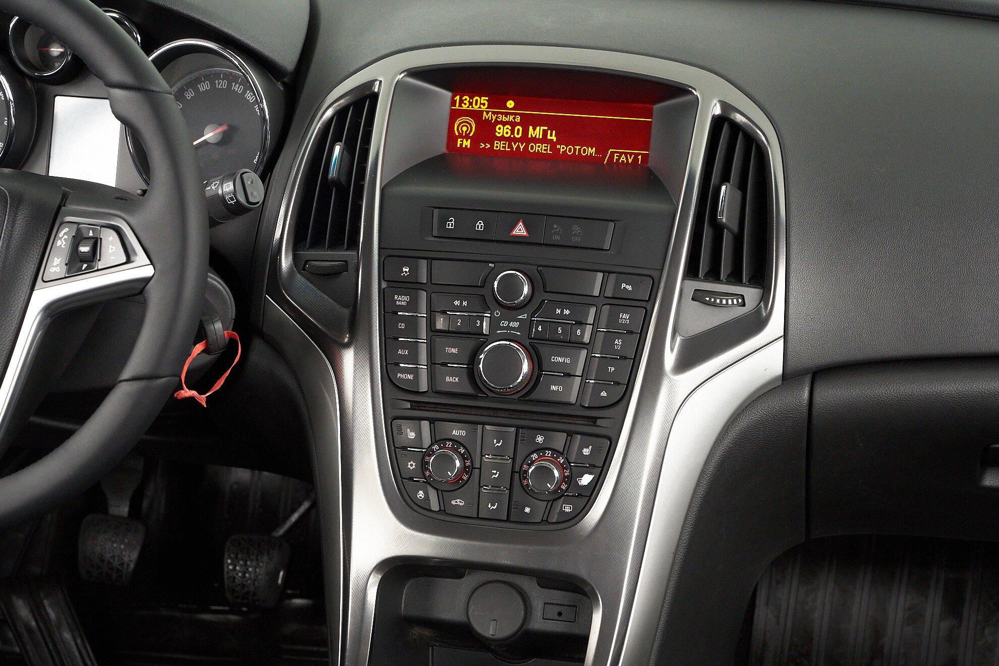 Opel Astra 2011, серый