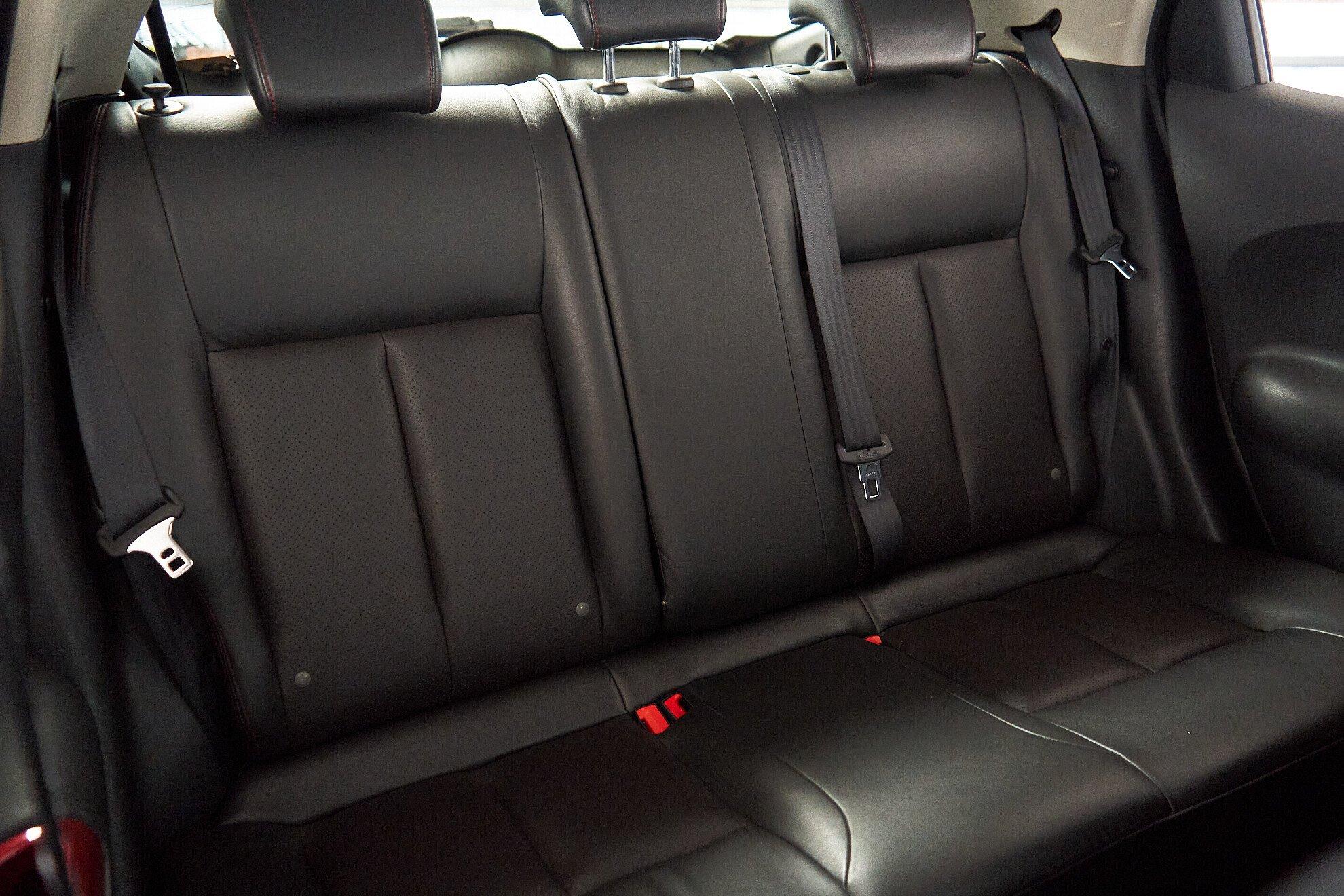 Nissan Juke 2011, черный