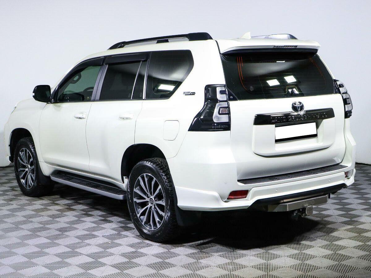 Toyota Land Cruiser Prado 2023, белый