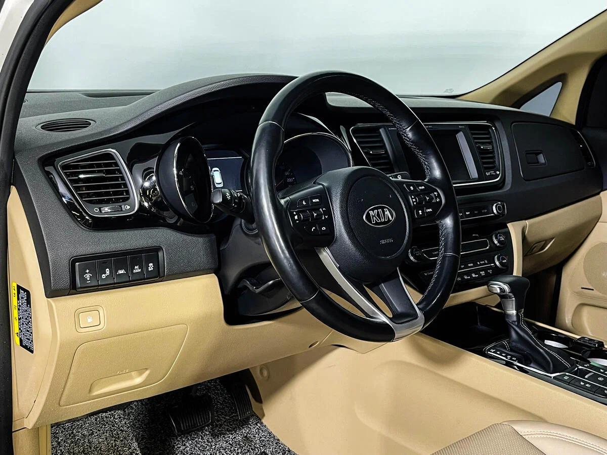 Kia Carnival 2020, белый