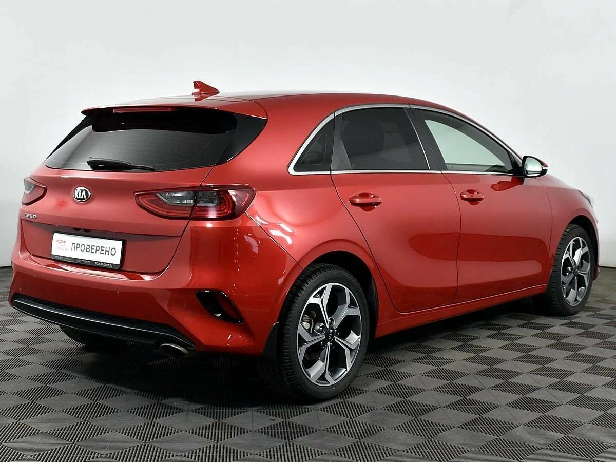 Kia Ceed 2020, красный