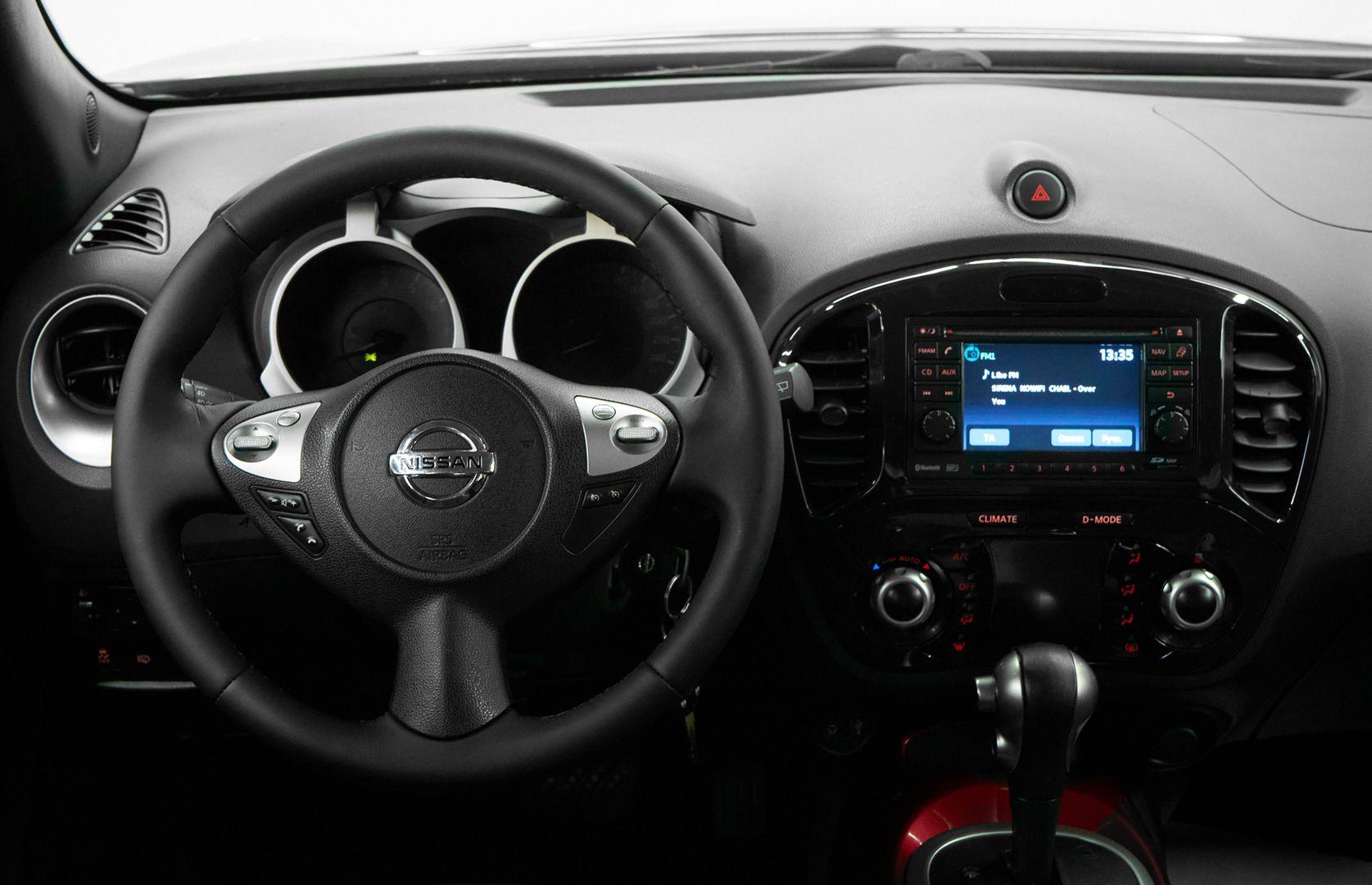 Nissan Juke 2012, коричневый